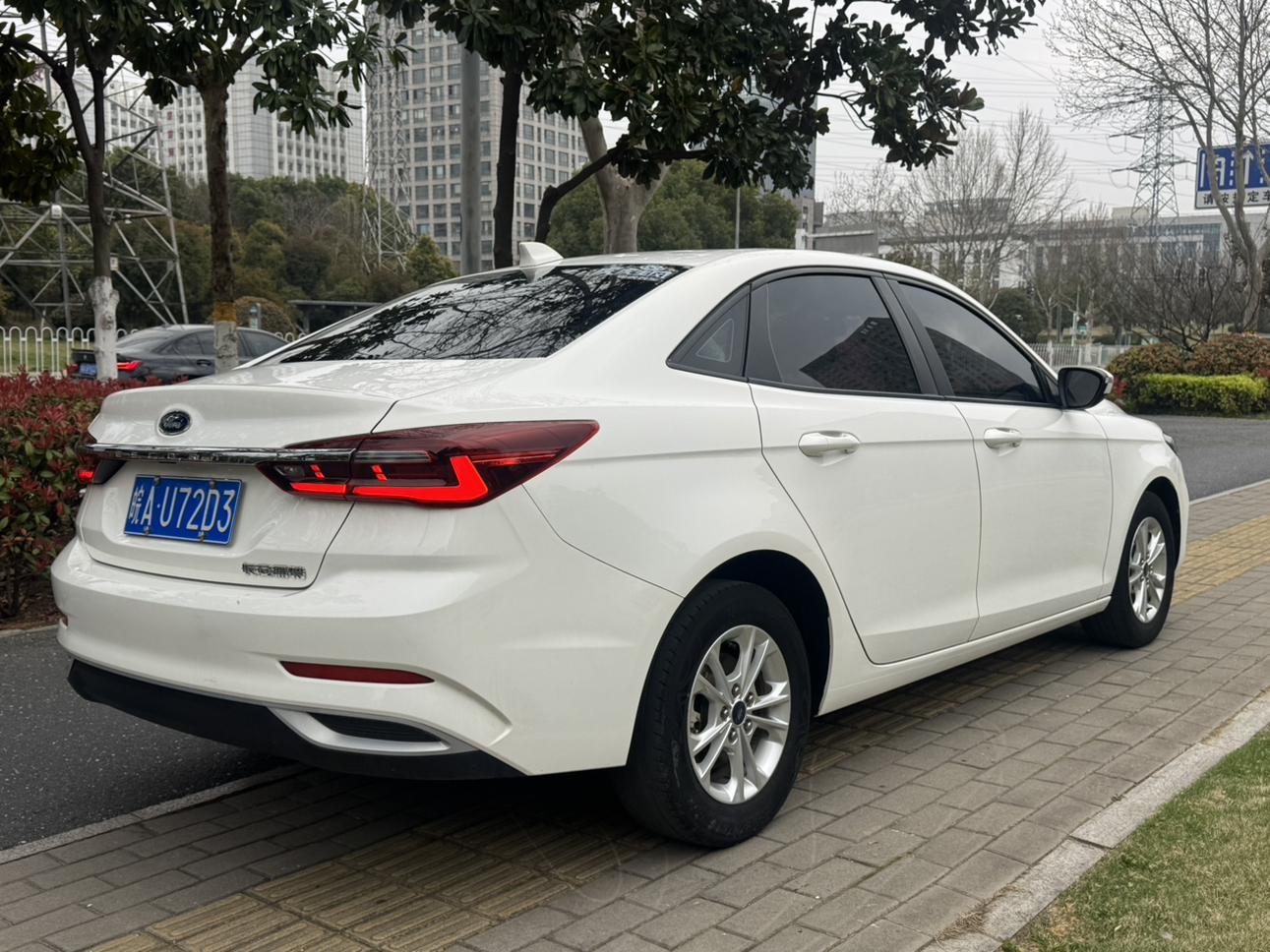 Ford Focus 2021 thumb 4