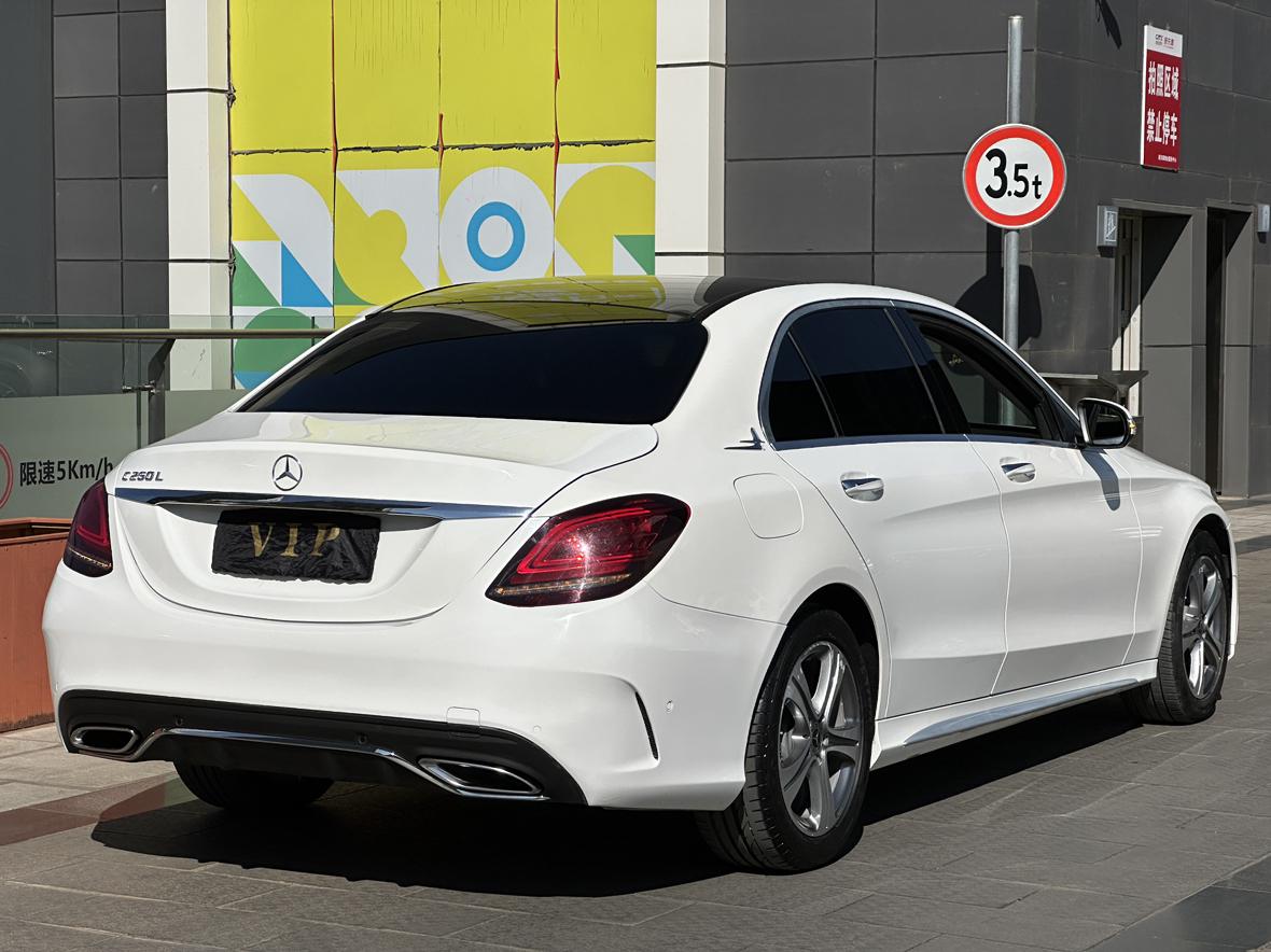 Mercedes-Benz C-Class 2019 thumb 4
