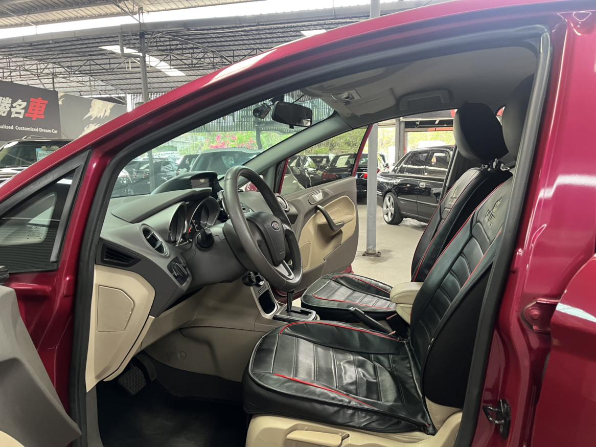 Ford Fiesta 2011 thumb 12