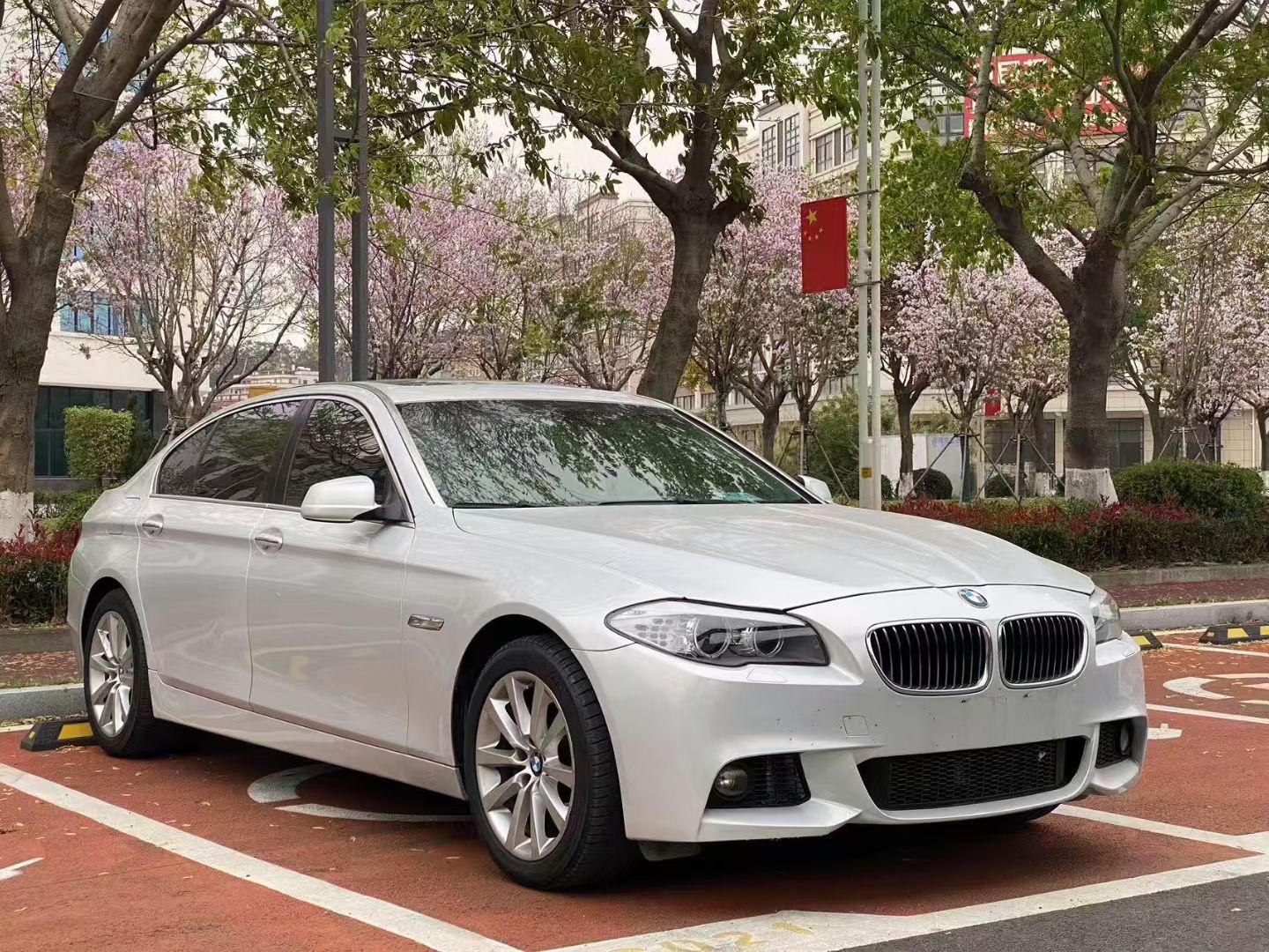 BMW 5 серии 2011 thumb 10