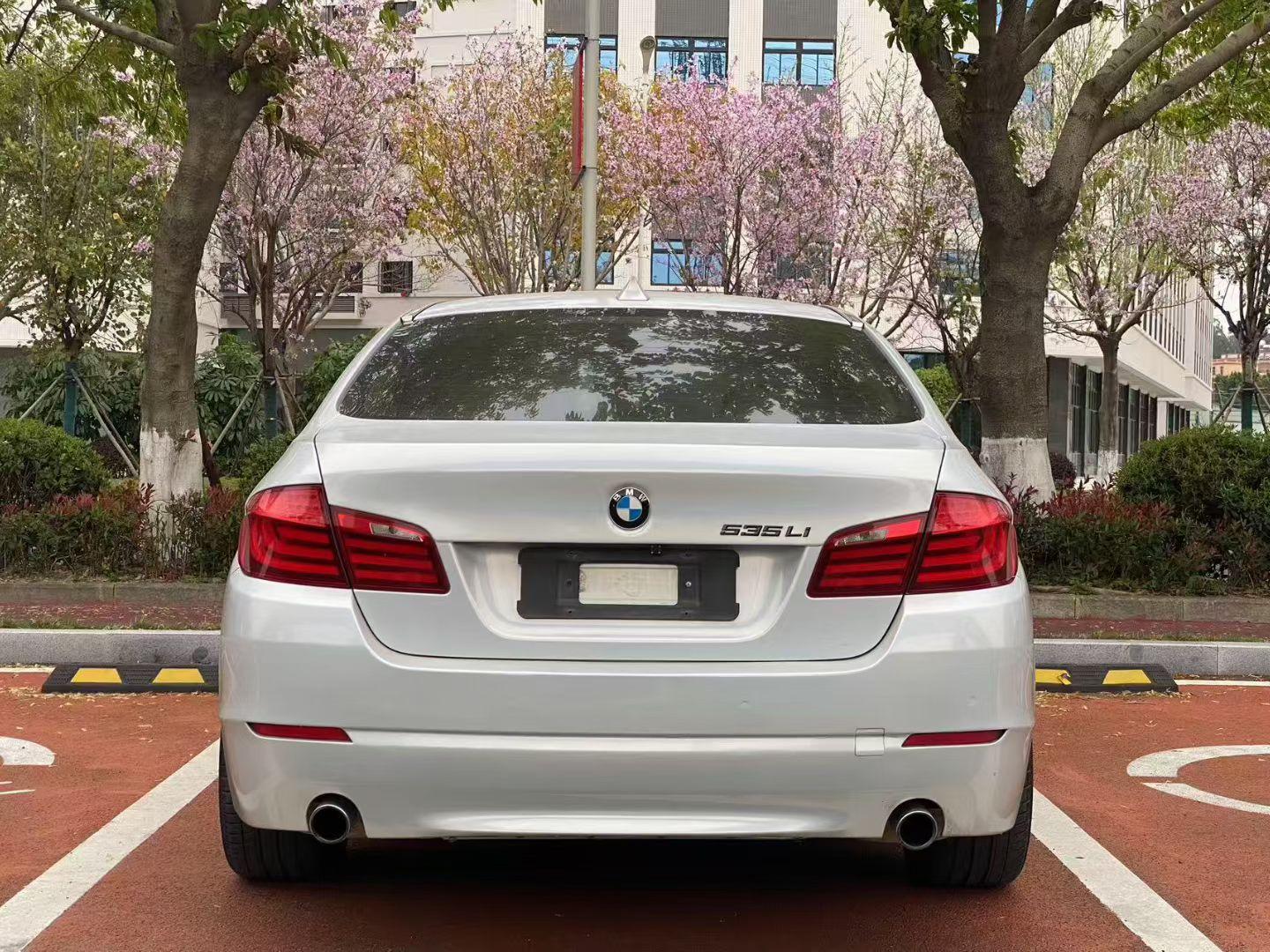 BMW 5 серии 2011 thumb 12