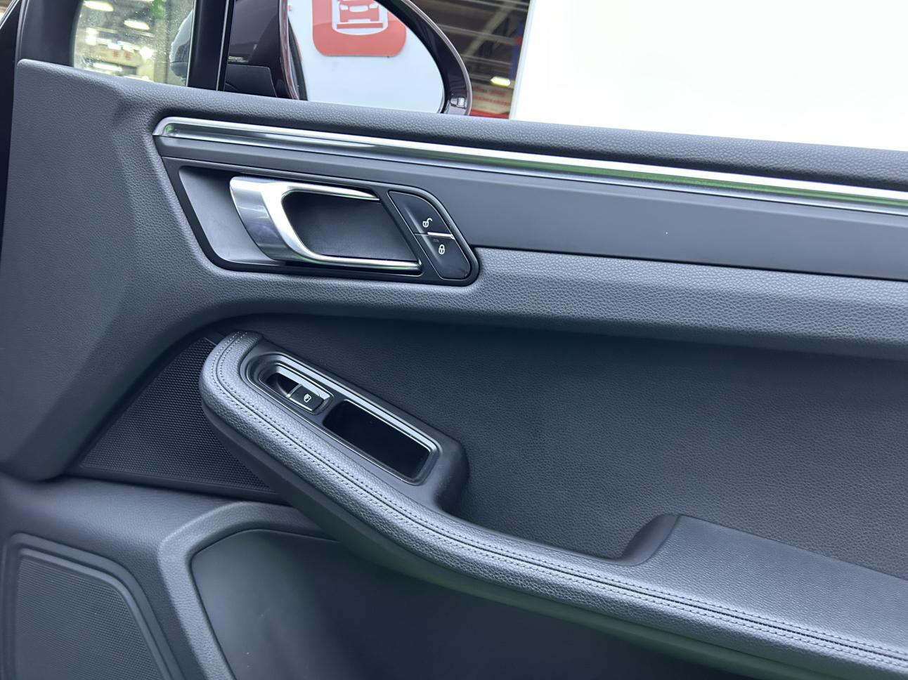 Porsche Macan 2018 thumb 6