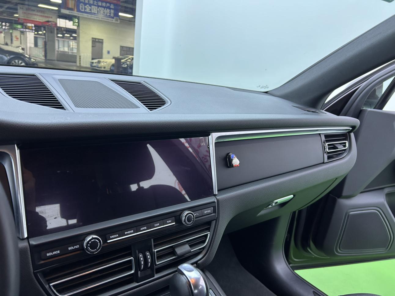 Porsche Macan 2018 thumb 7