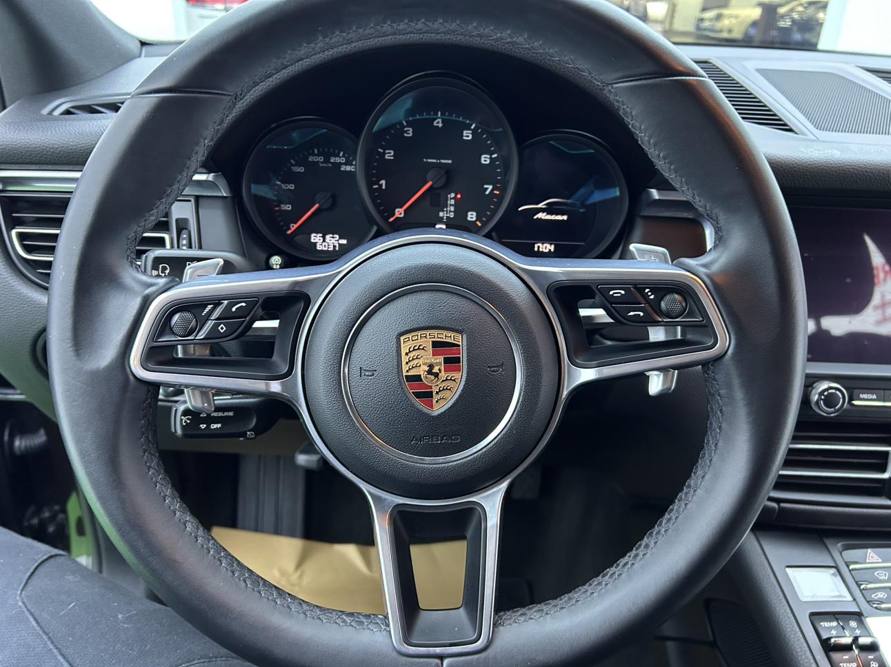 Porsche Macan 2018 thumb 10