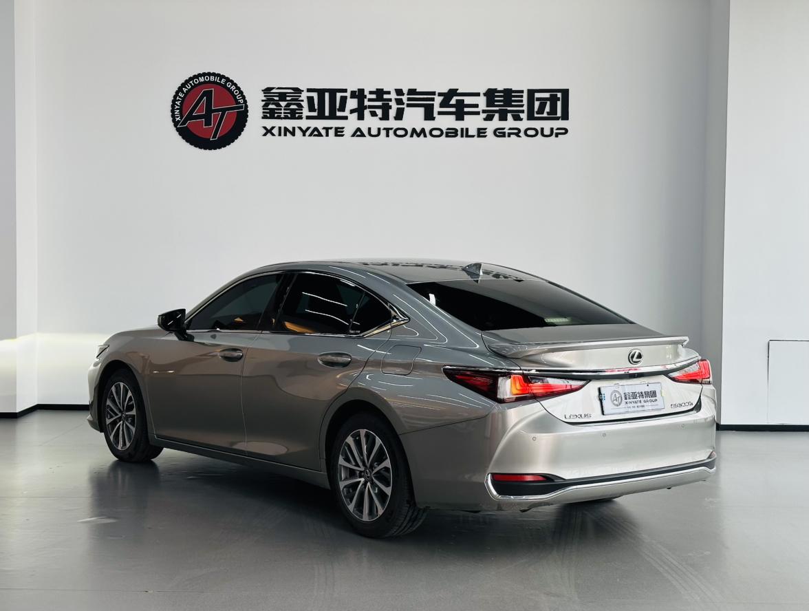 Lexus ES 2022 thumb 2