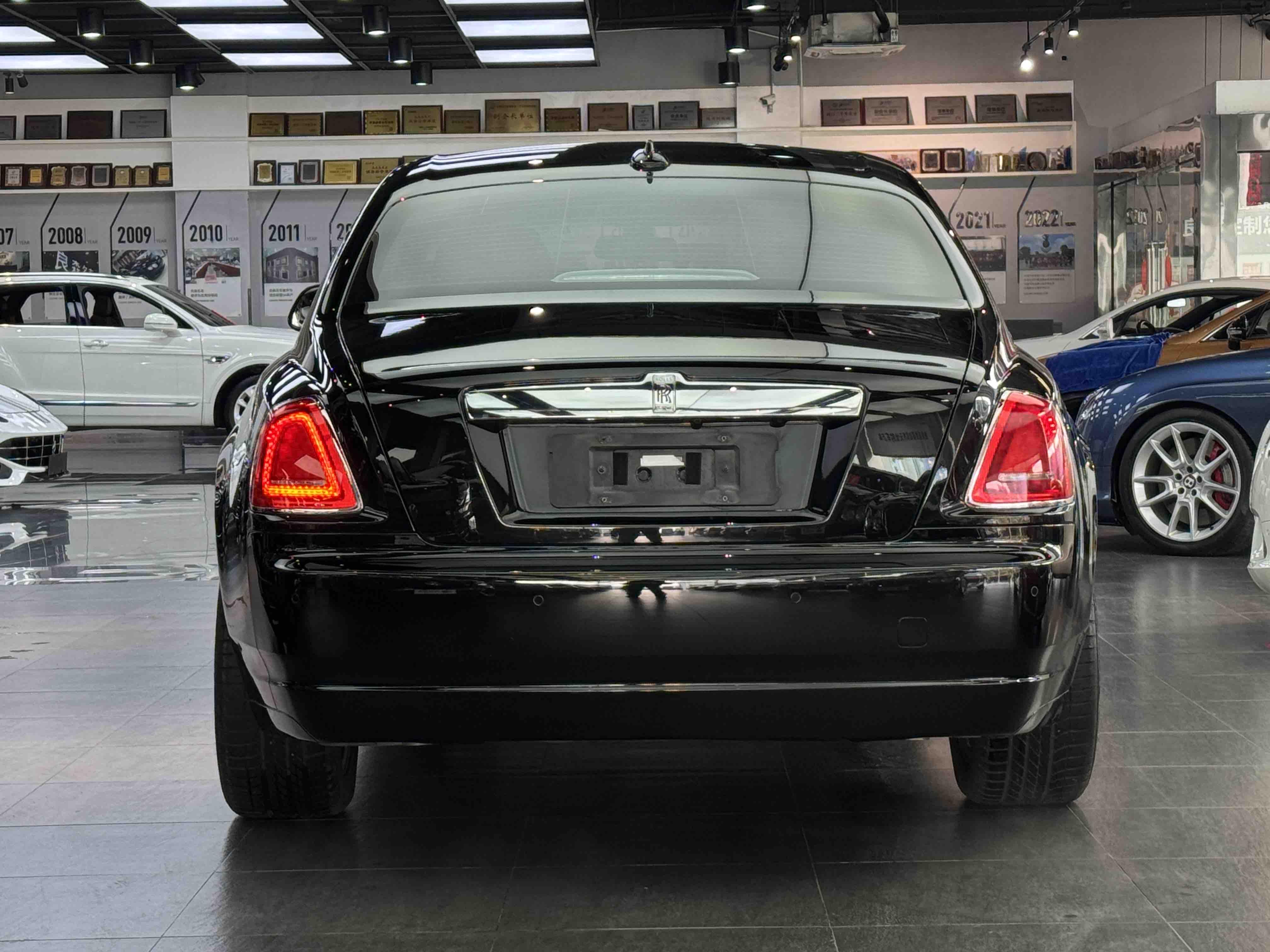 Rolls-Royce Ghost 2010 thumb 4