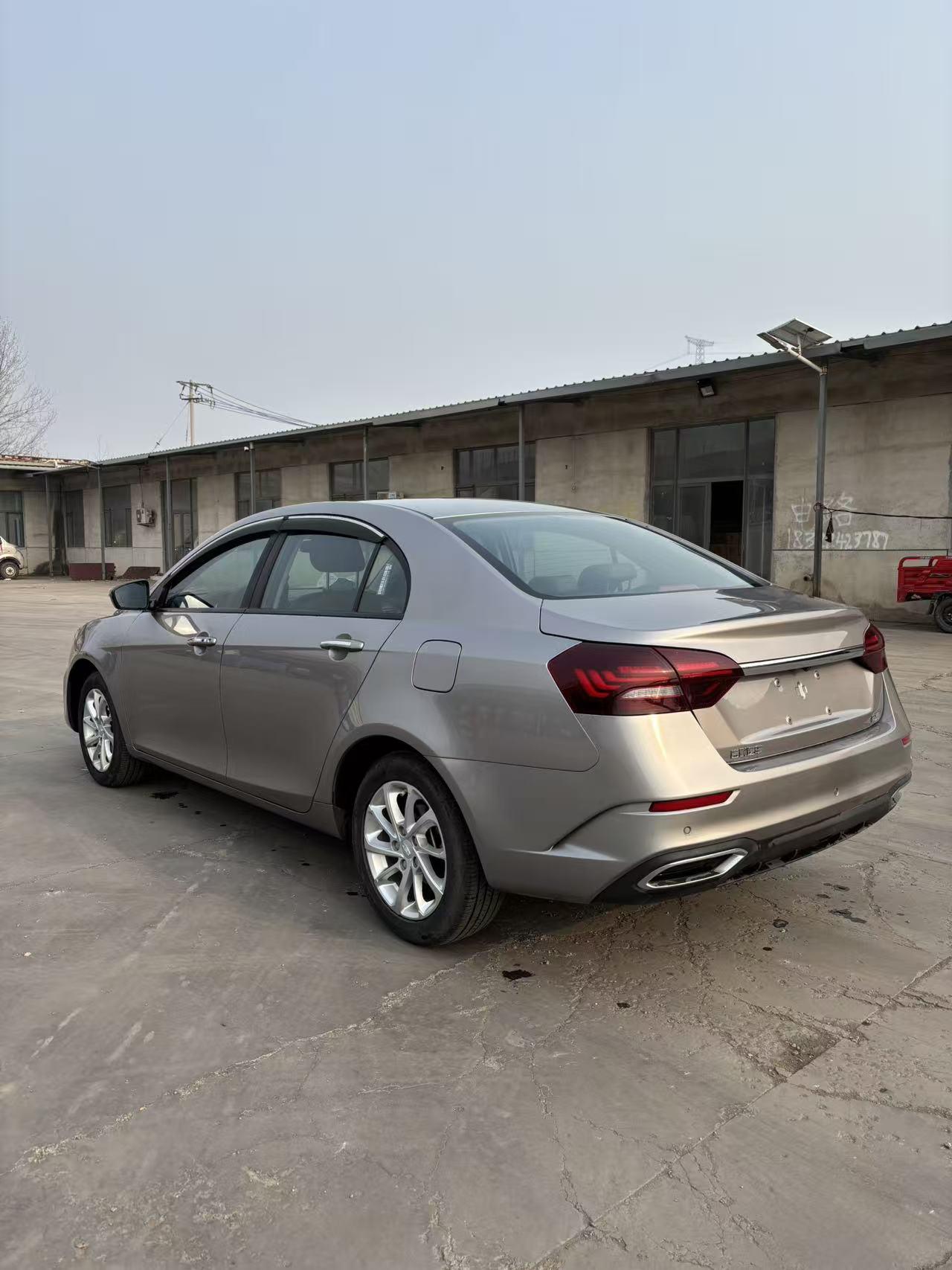 Geely Emgrand 2021 thumb 2