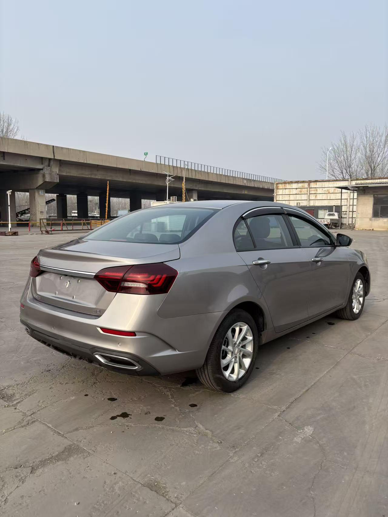 Geely Emgrand 2021 thumb 4