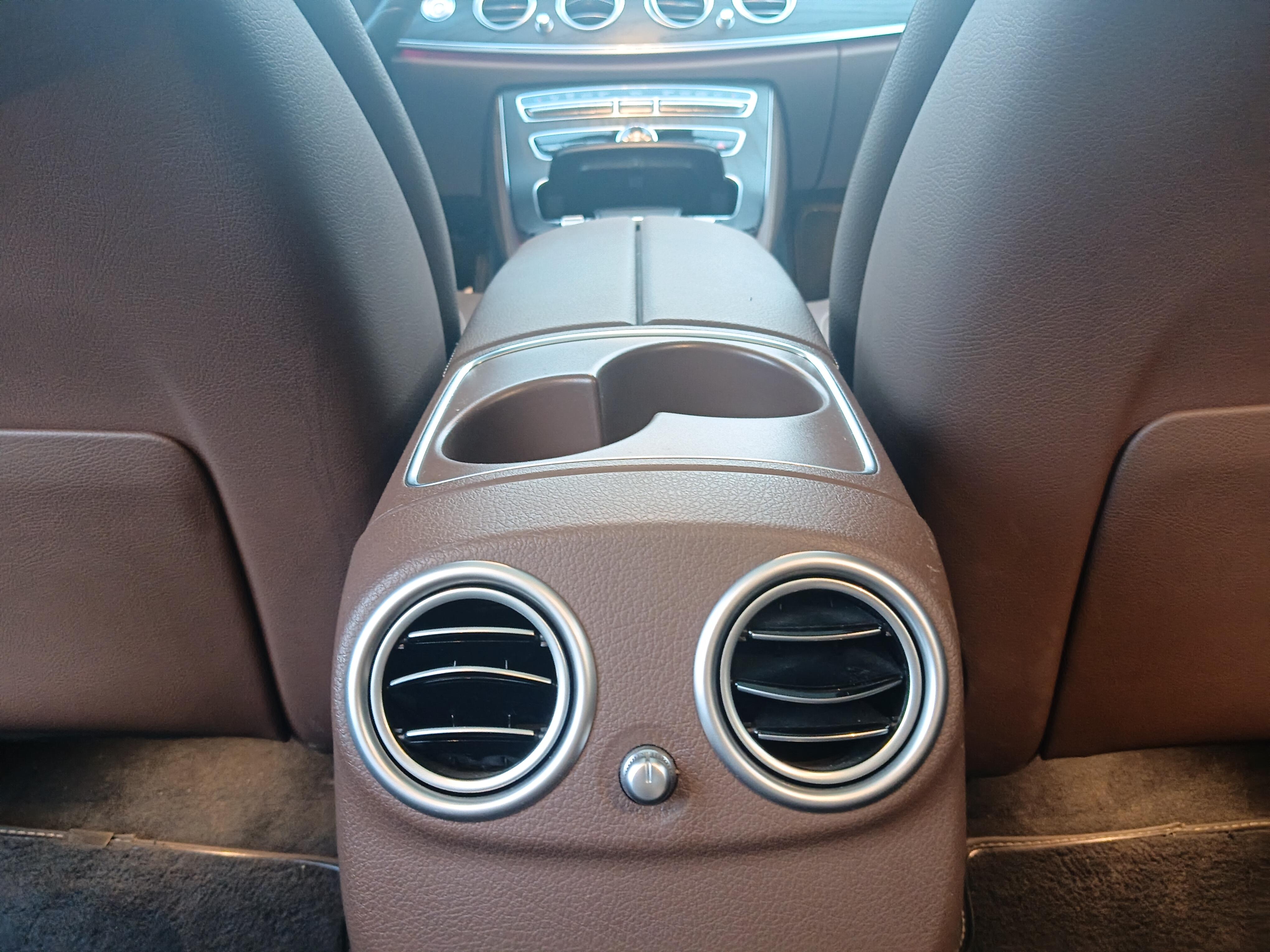Mercedes-Benz E-Class 2020 thumb 9