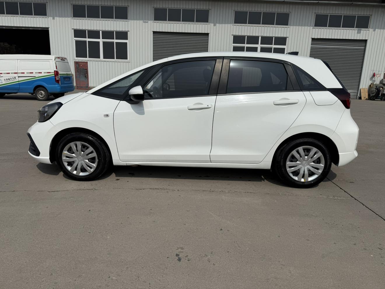 Honda Fit Shuttle 2023 thumb 2