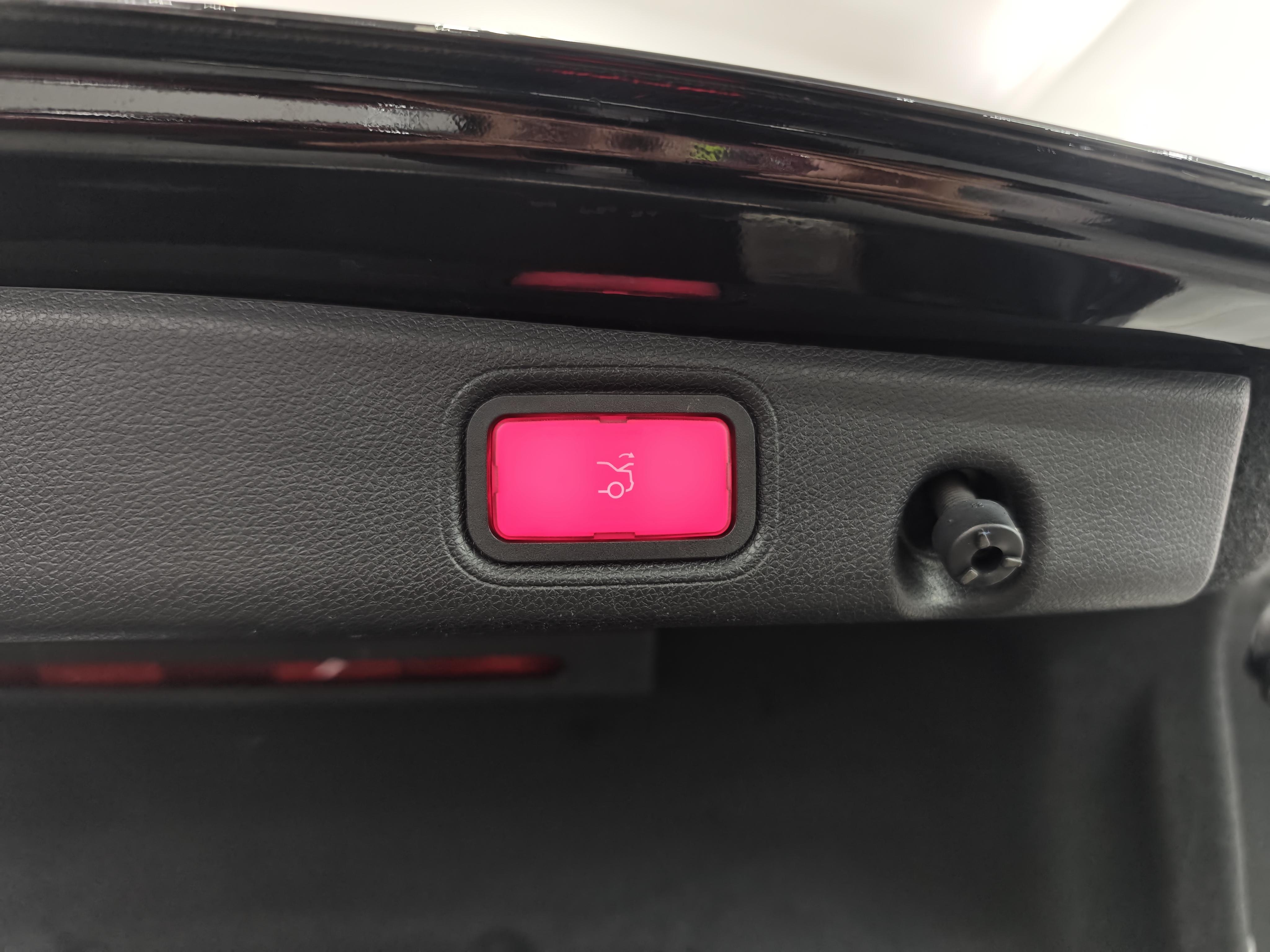 Mercedes-Benz E-Class 2017 thumb 8