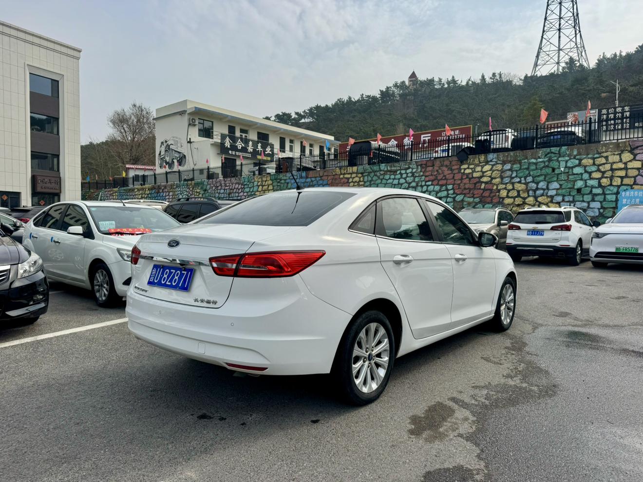 Ford Focus 2015 thumb 4