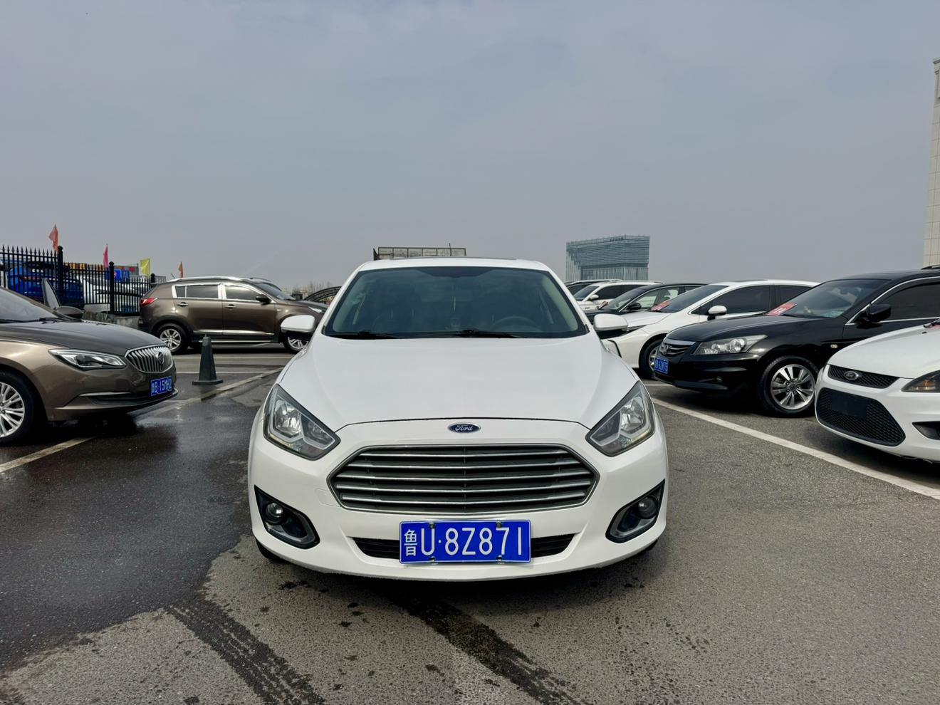 Ford Focus 2015 thumb 9