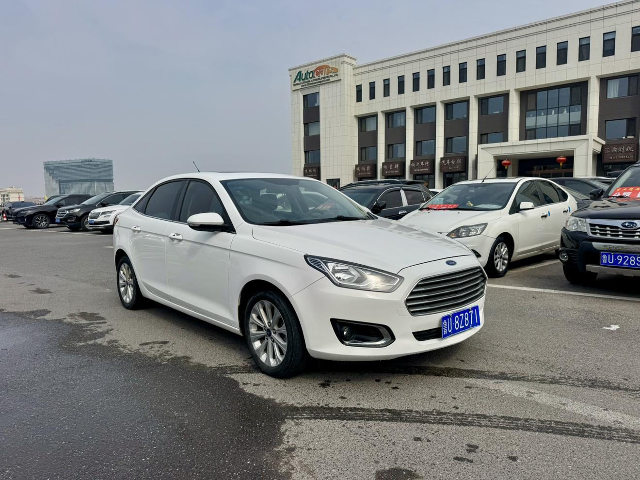 Ford Focus 2015 thumb 10