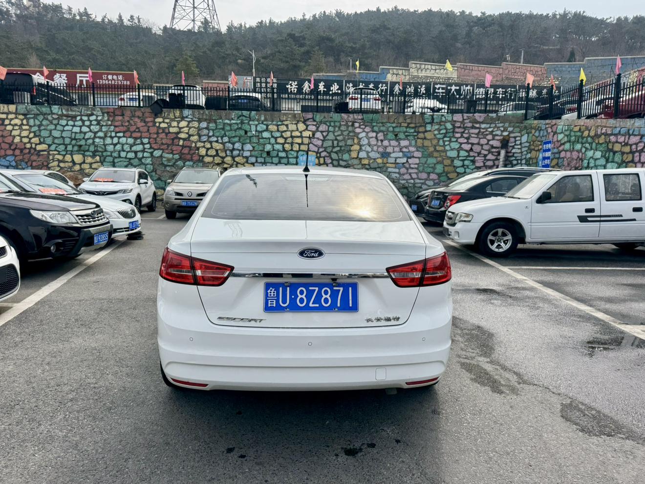 Ford Focus 2015 thumb 12