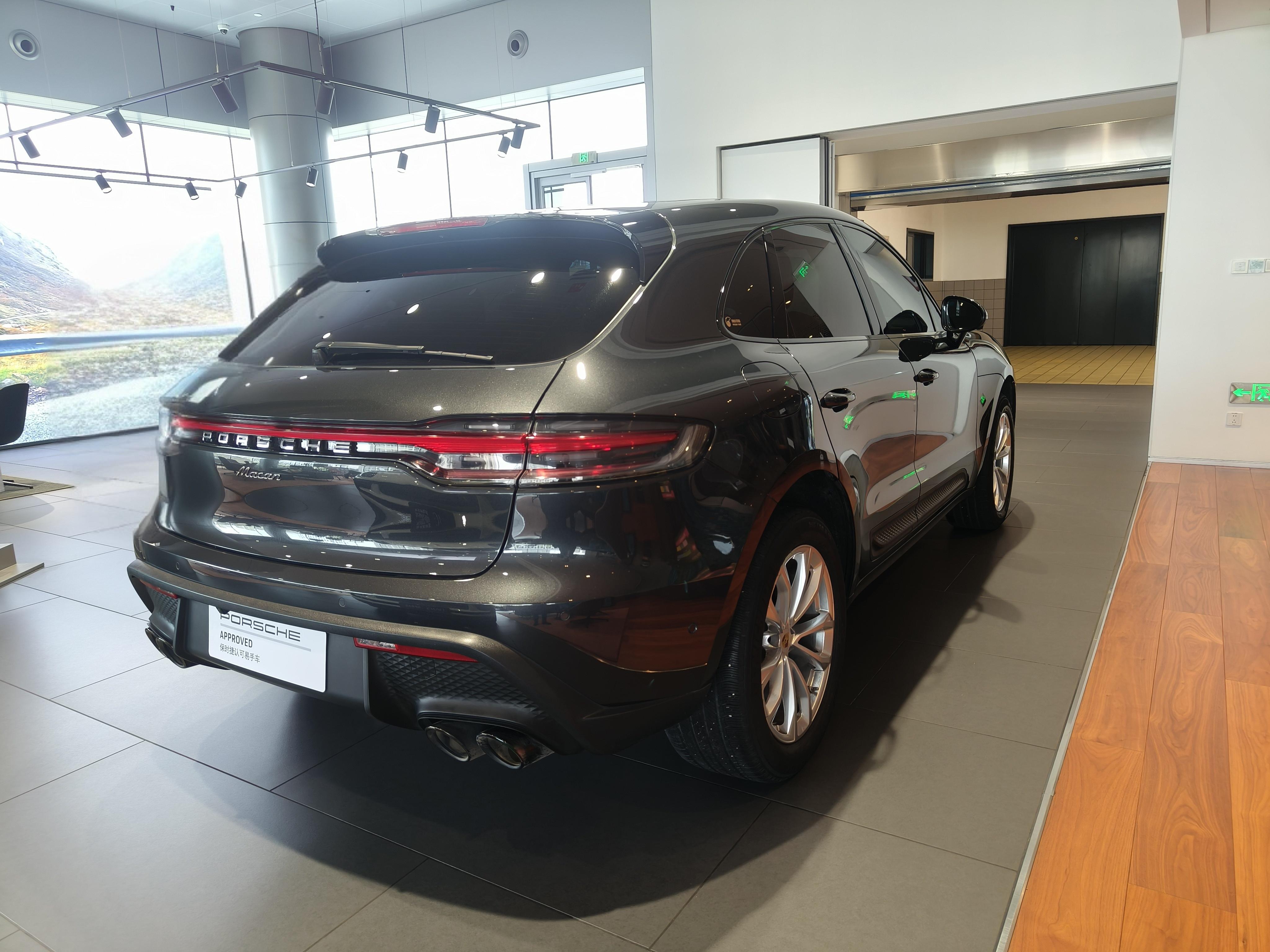 Porsche Macan 2022 thumb 3