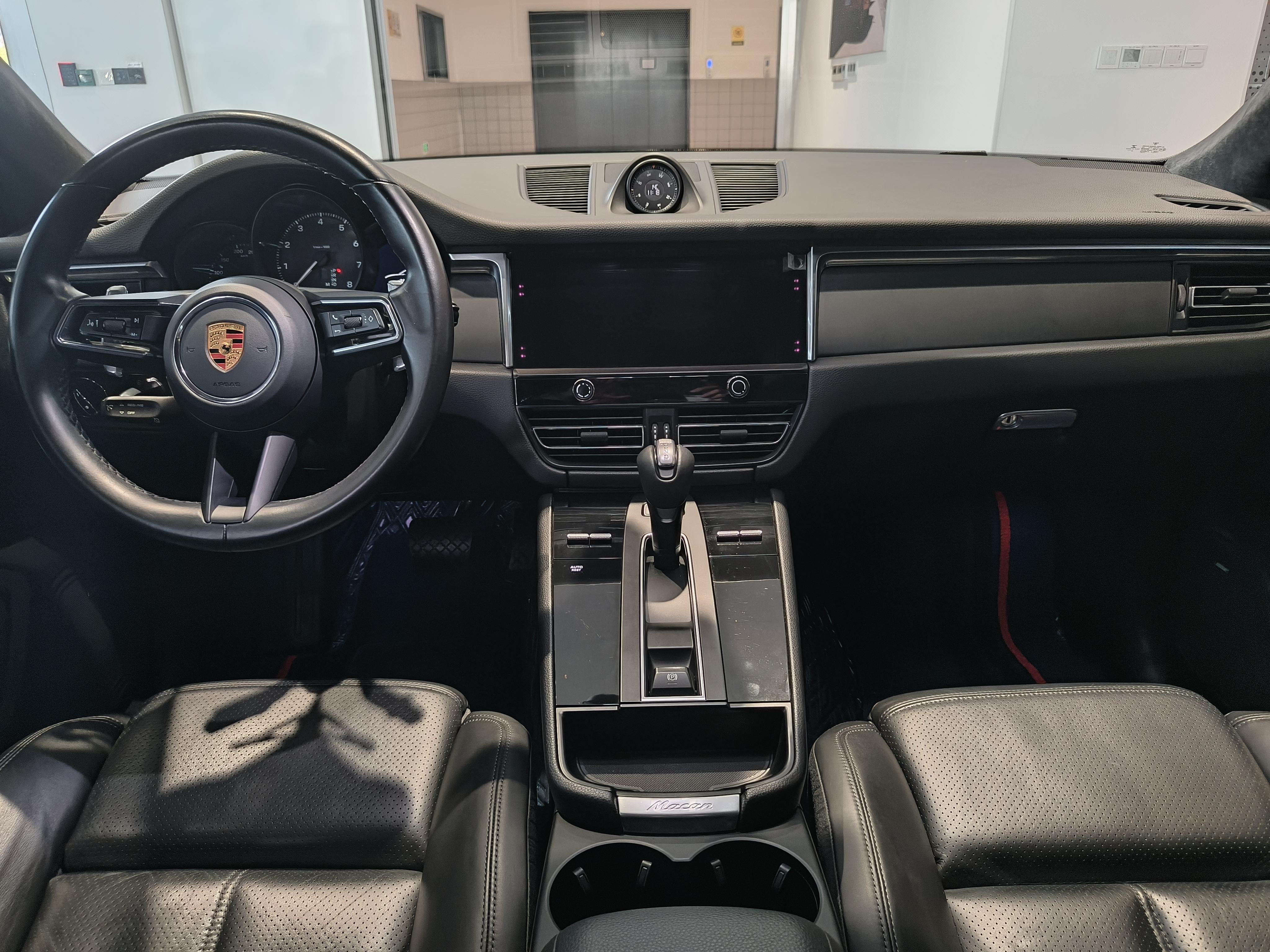 Porsche Macan 2022 thumb 5