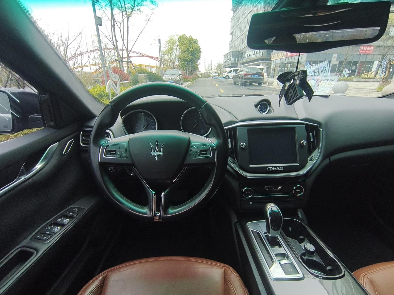 Maserati Ghibli 2015 thumb 9