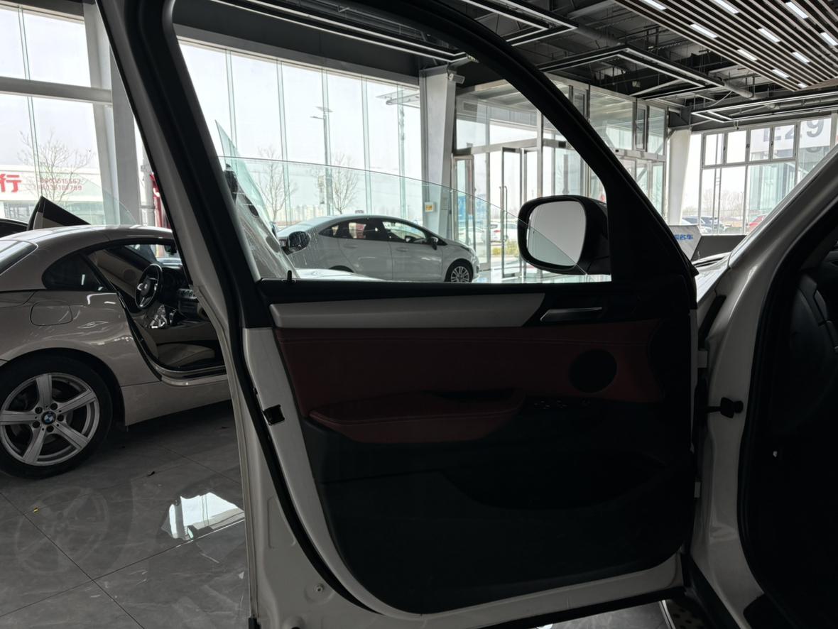 BMW X3 2013 thumb 8