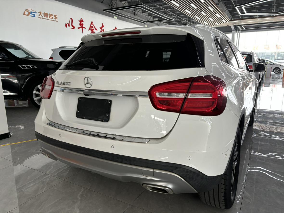 Mercedes-Benz GLA 2015 thumb 10