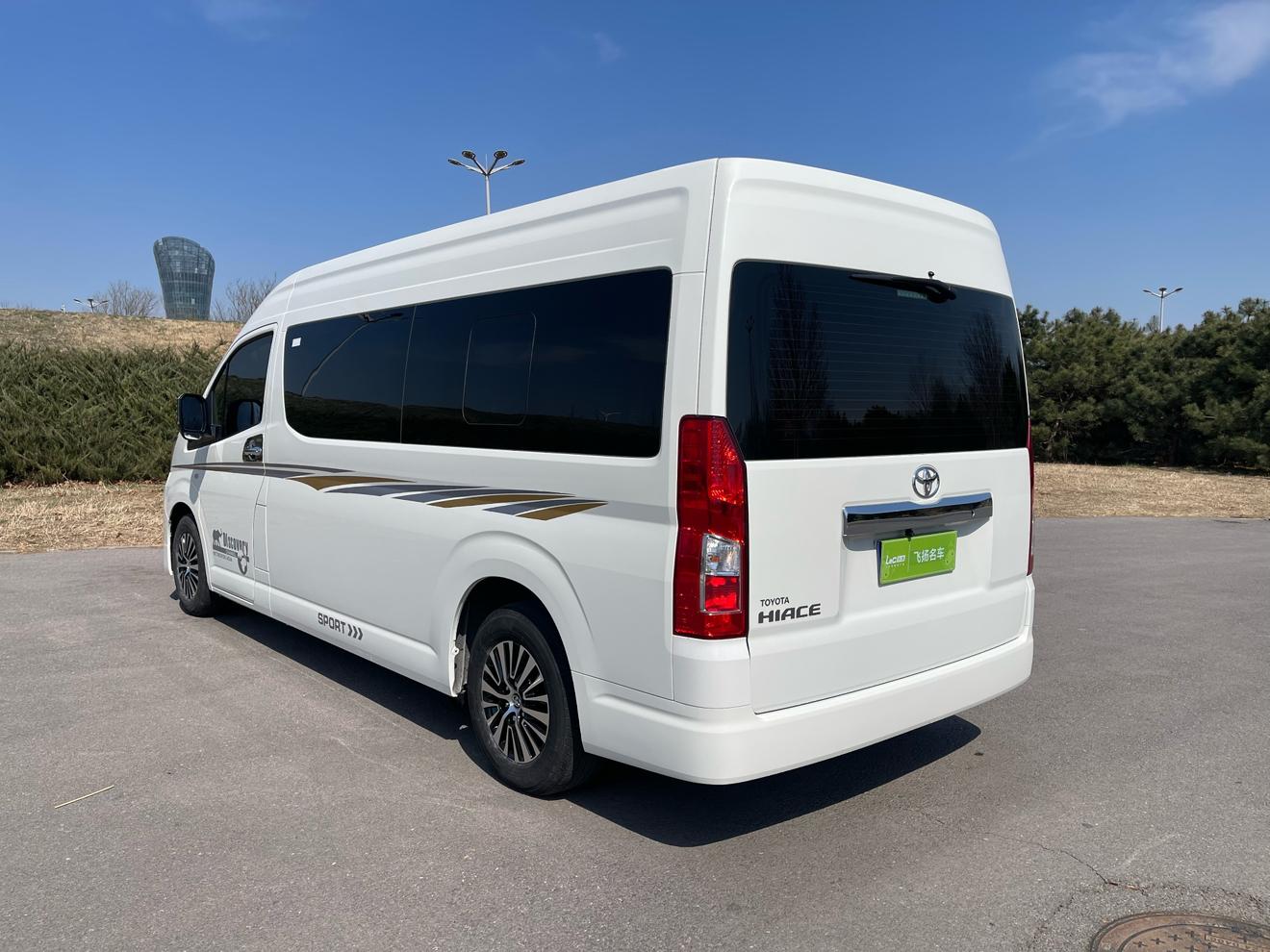 Toyota HiAce 2023 thumb 2