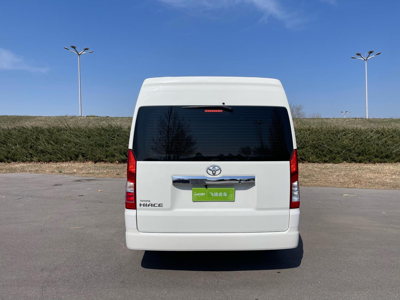 Toyota HiAce 2023 thumb 3