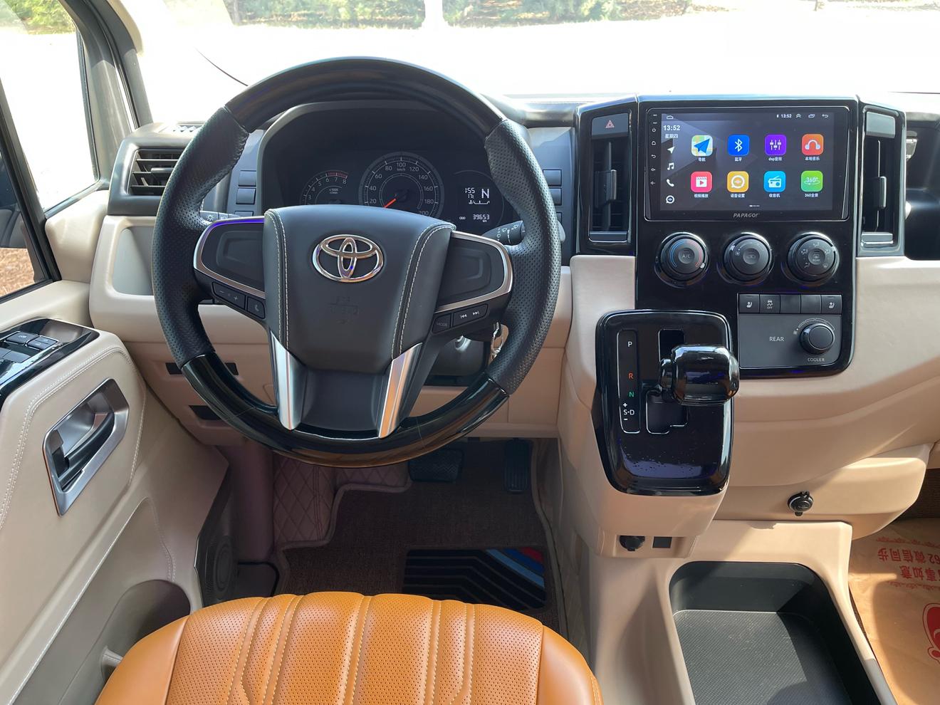 Toyota HiAce 2023 thumb 9