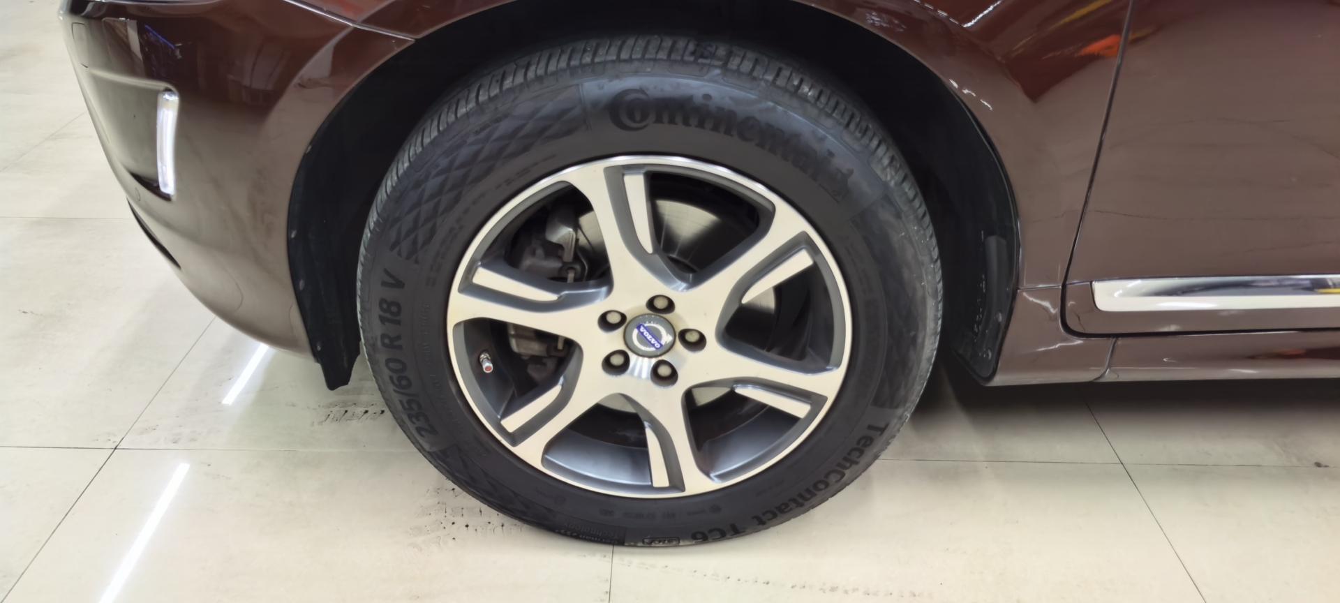 Volvo XC60 2015 thumb 5