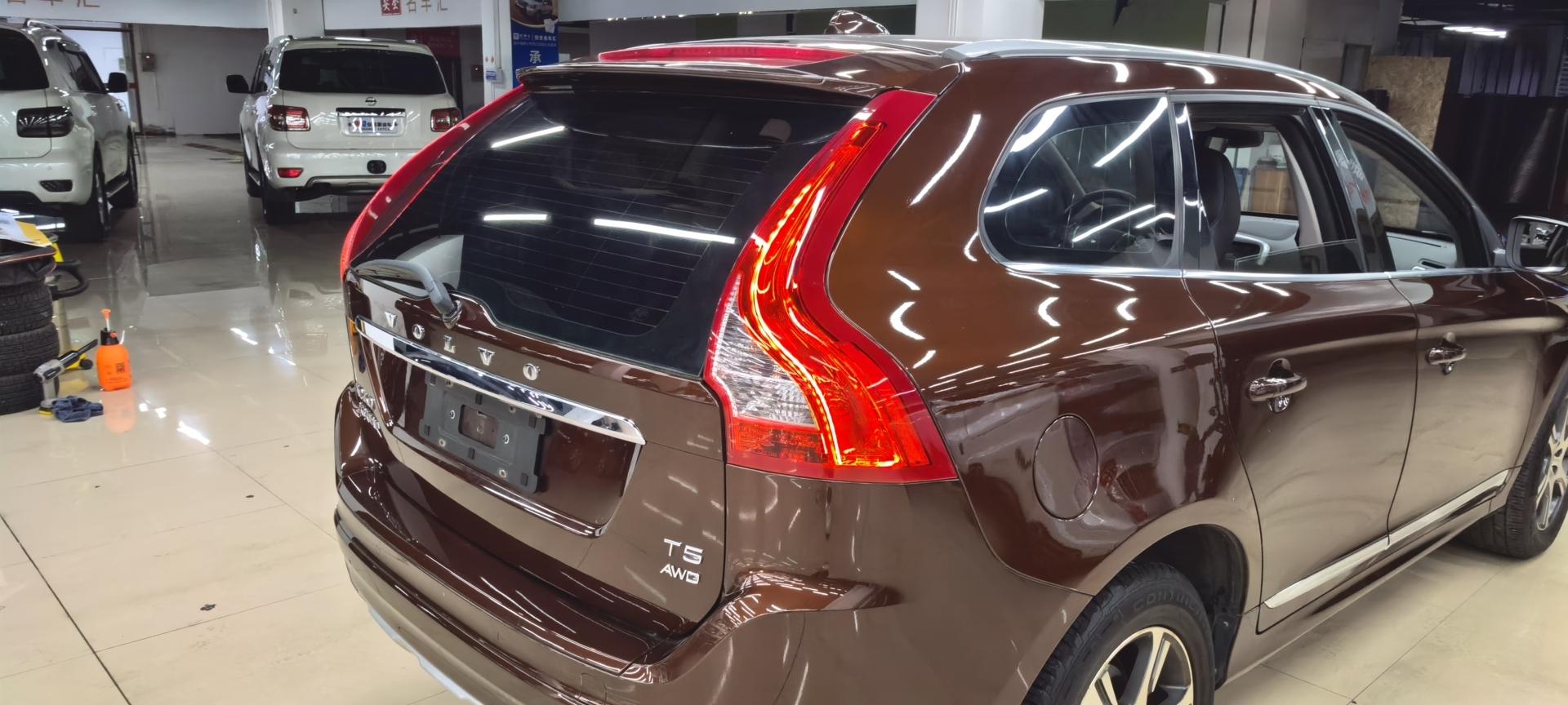 Volvo XC60 2015 thumb 6