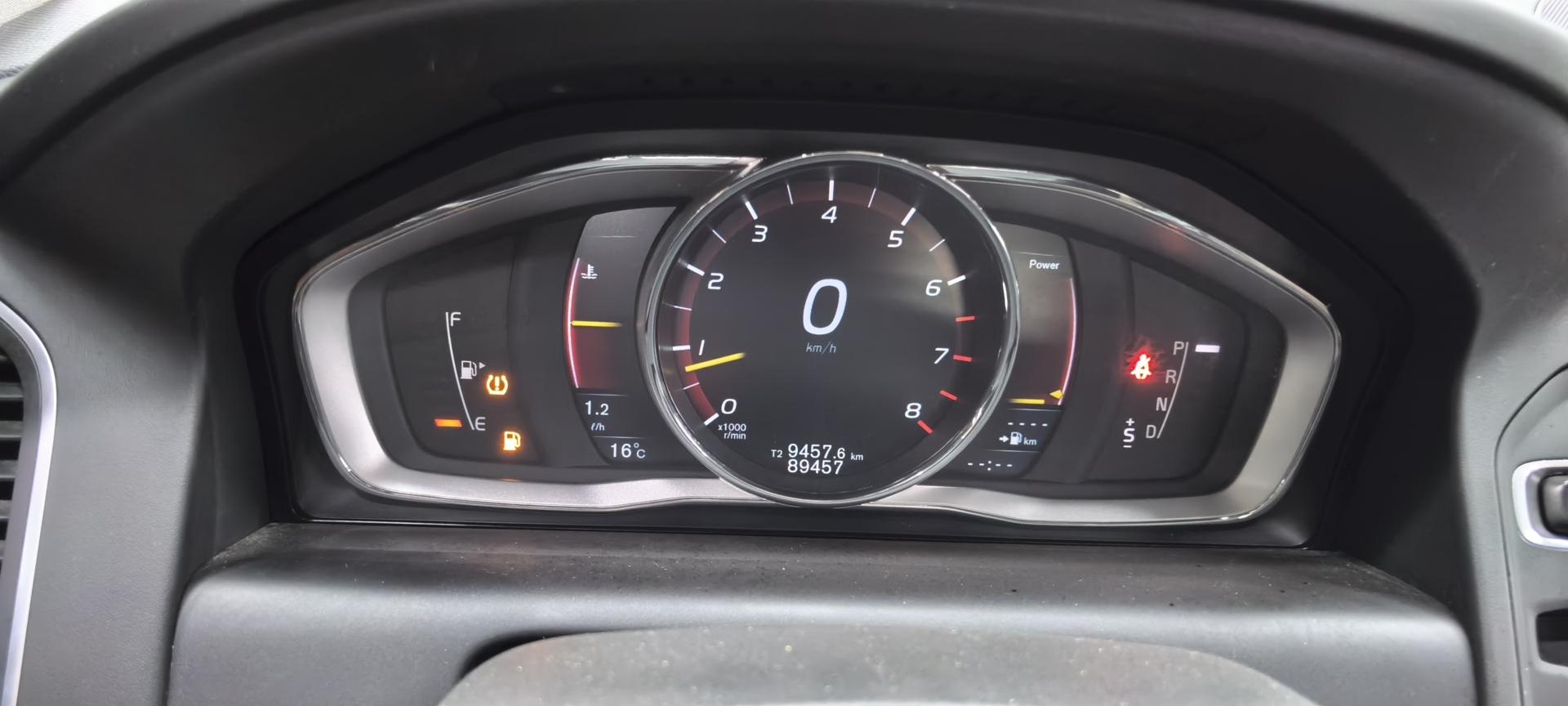 Volvo XC60 2015 thumb 9