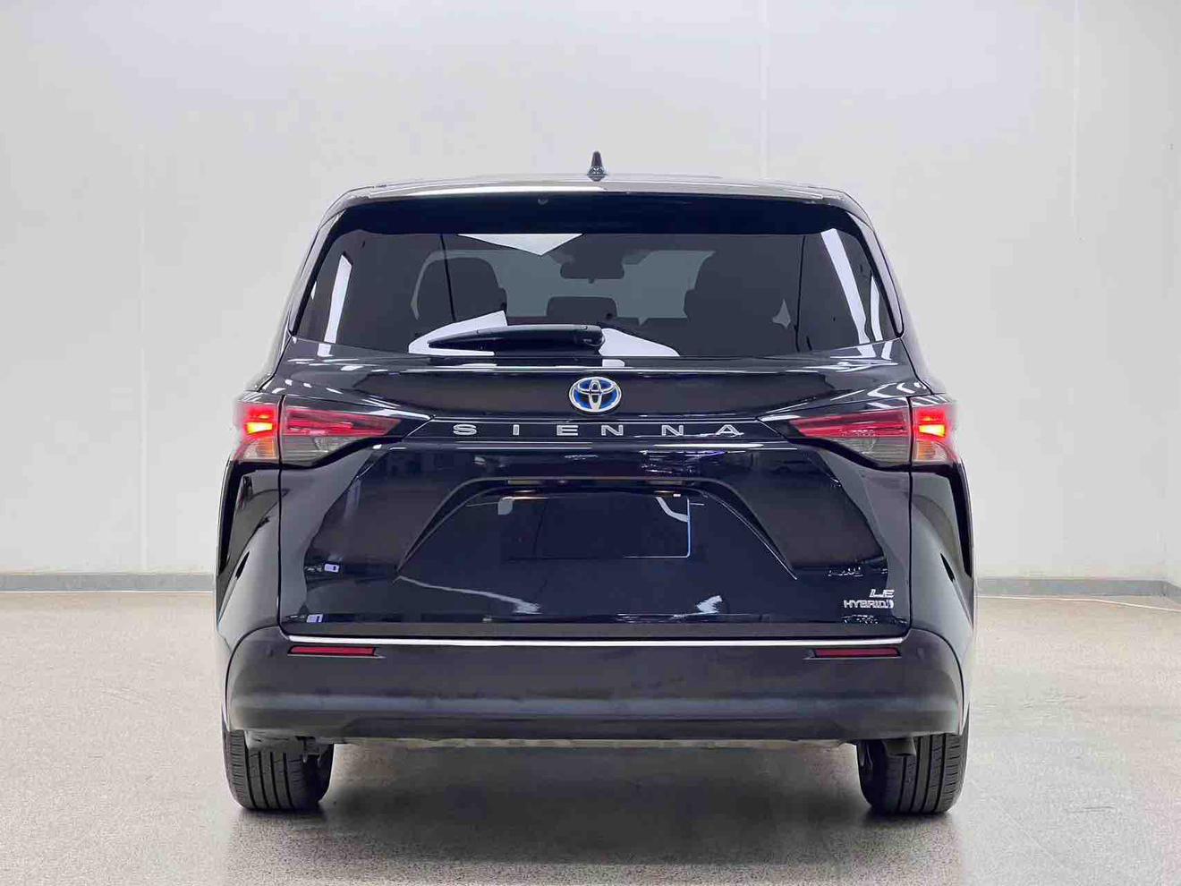 Toyota Sienna 2023 thumb 4