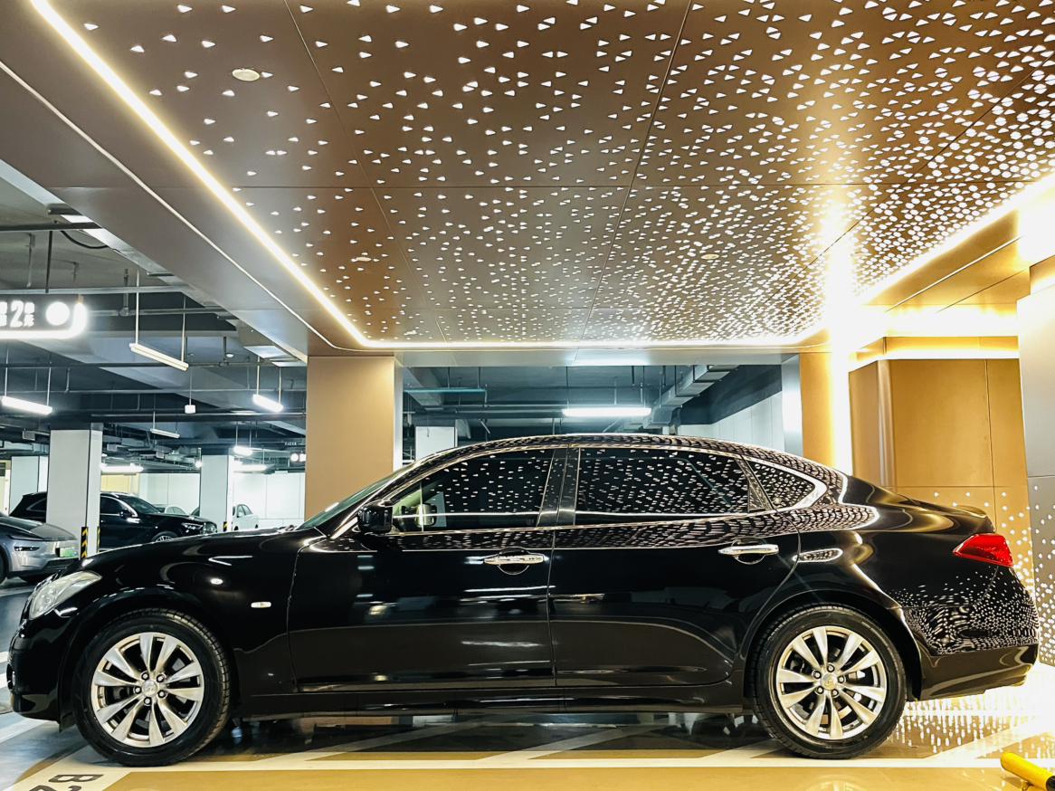 Infiniti M 2012 thumb 2