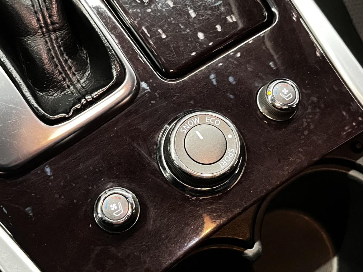 Infiniti M 2012 thumb 10