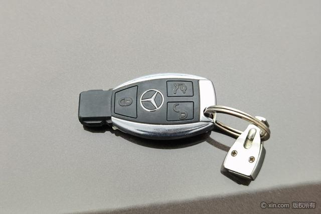 Mercedes-Benz S-Class 2010 thumb 4