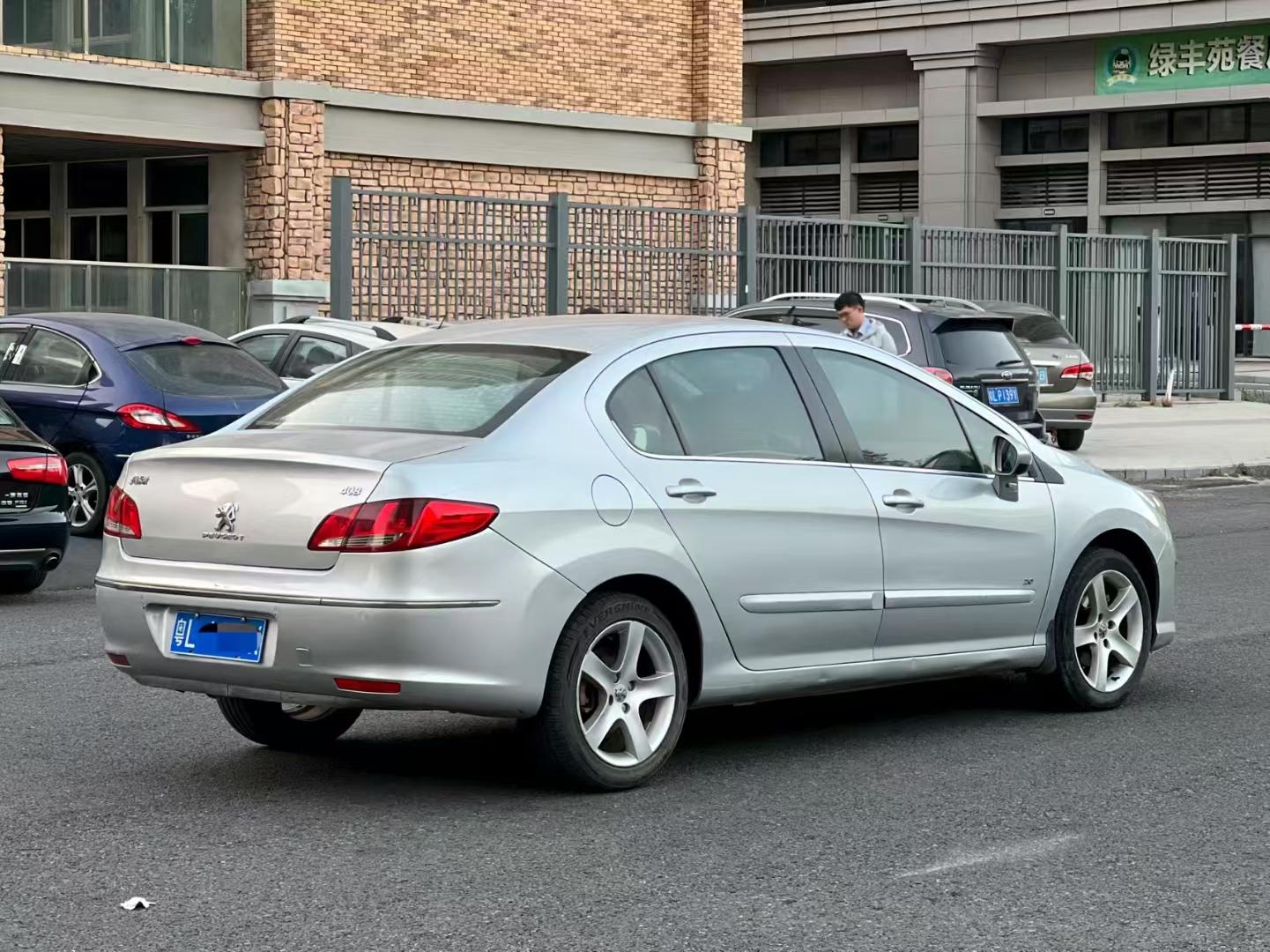 Peugeot 408 2010 thumb 4