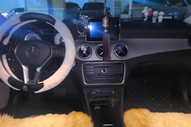 Mercedes-Benz GLA 2016 thumb 11