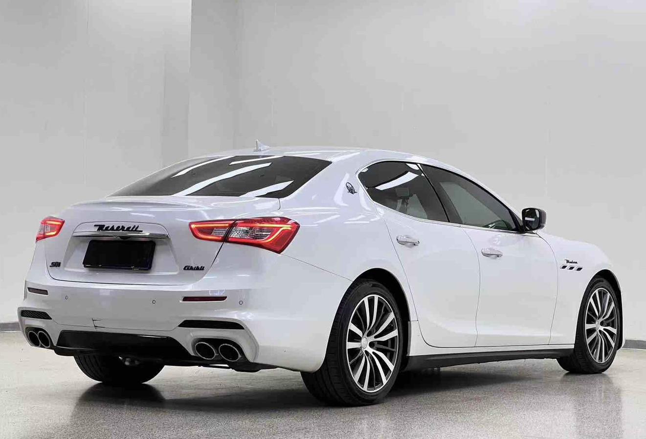 Maserati Ghibli 2014 thumb 5