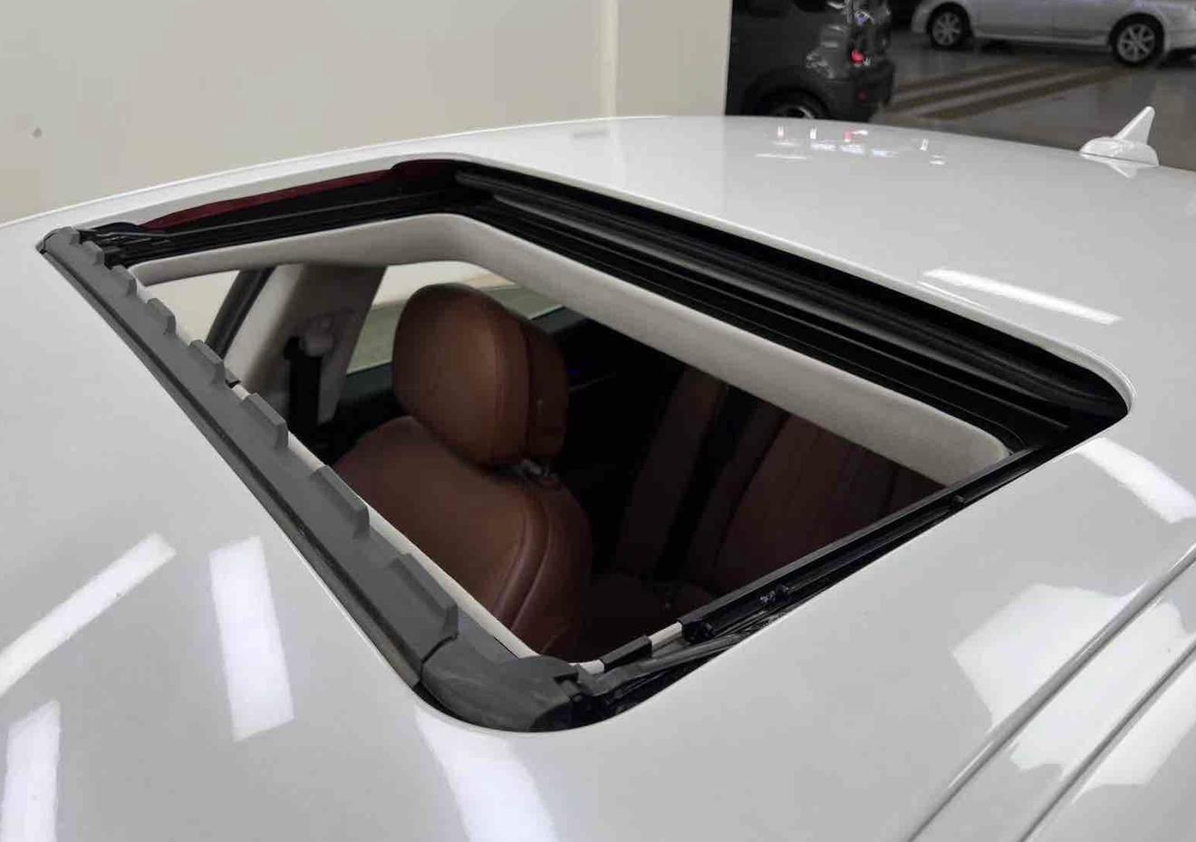 Maserati Ghibli 2014 thumb 8