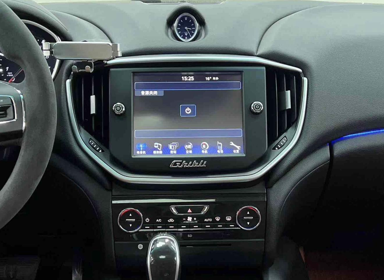 Maserati Ghibli 2014 thumb 10