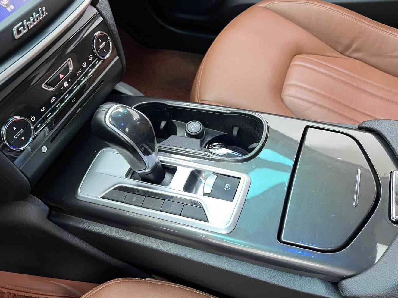 Maserati Ghibli 2014 thumb 12