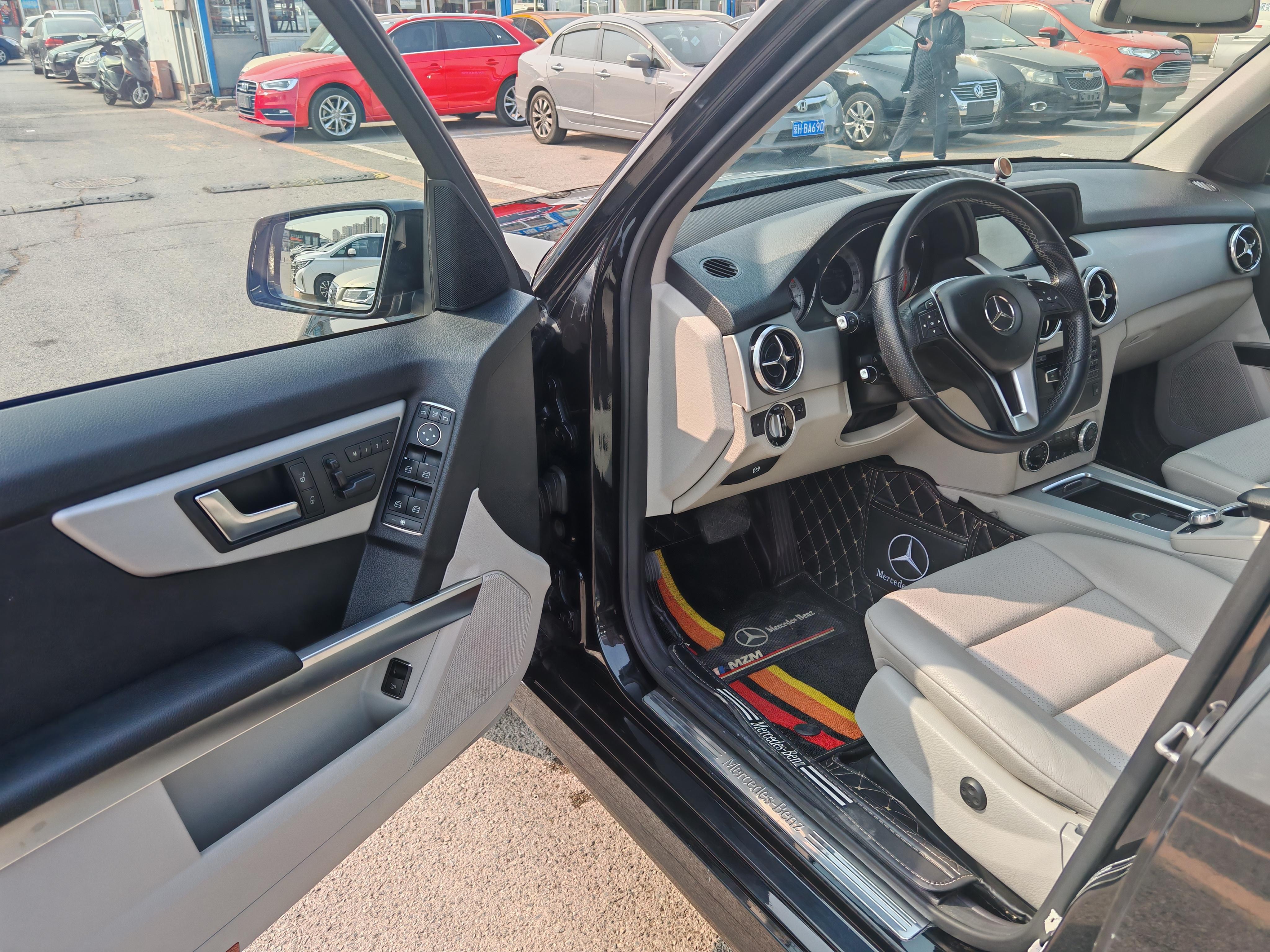 Mercedes-Benz A-Class 2013 thumb 12