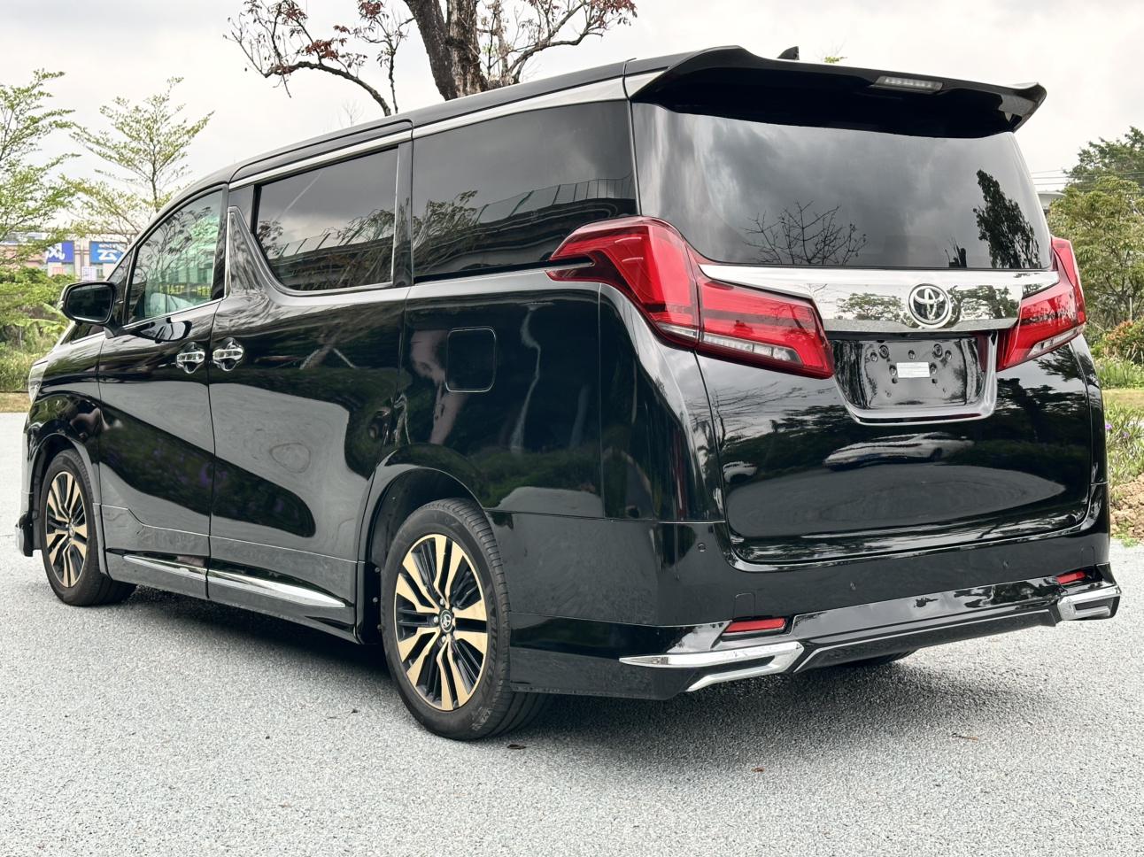 Toyota Alphard 2018 thumb 3