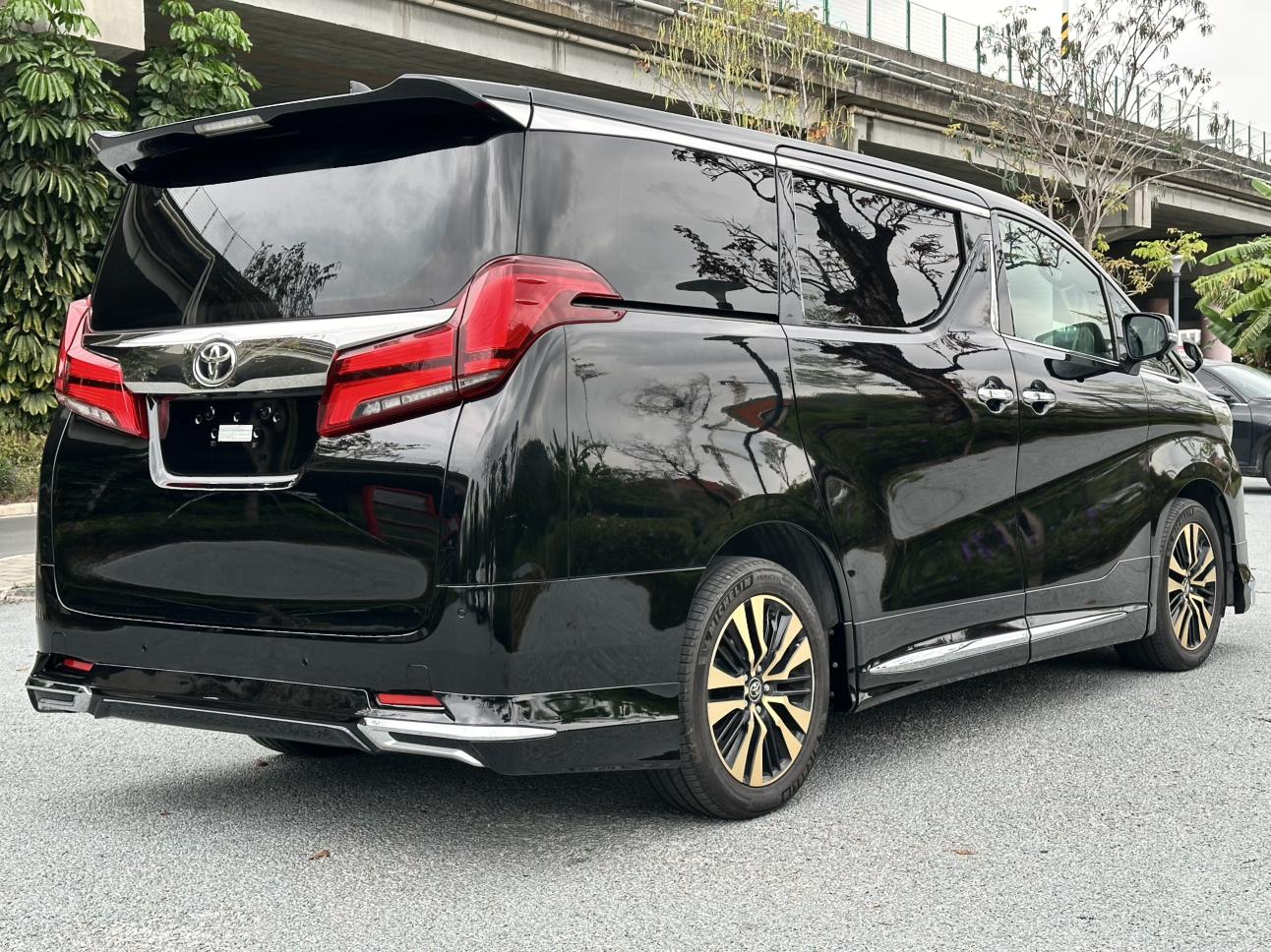 Toyota Alphard 2018 thumb 5