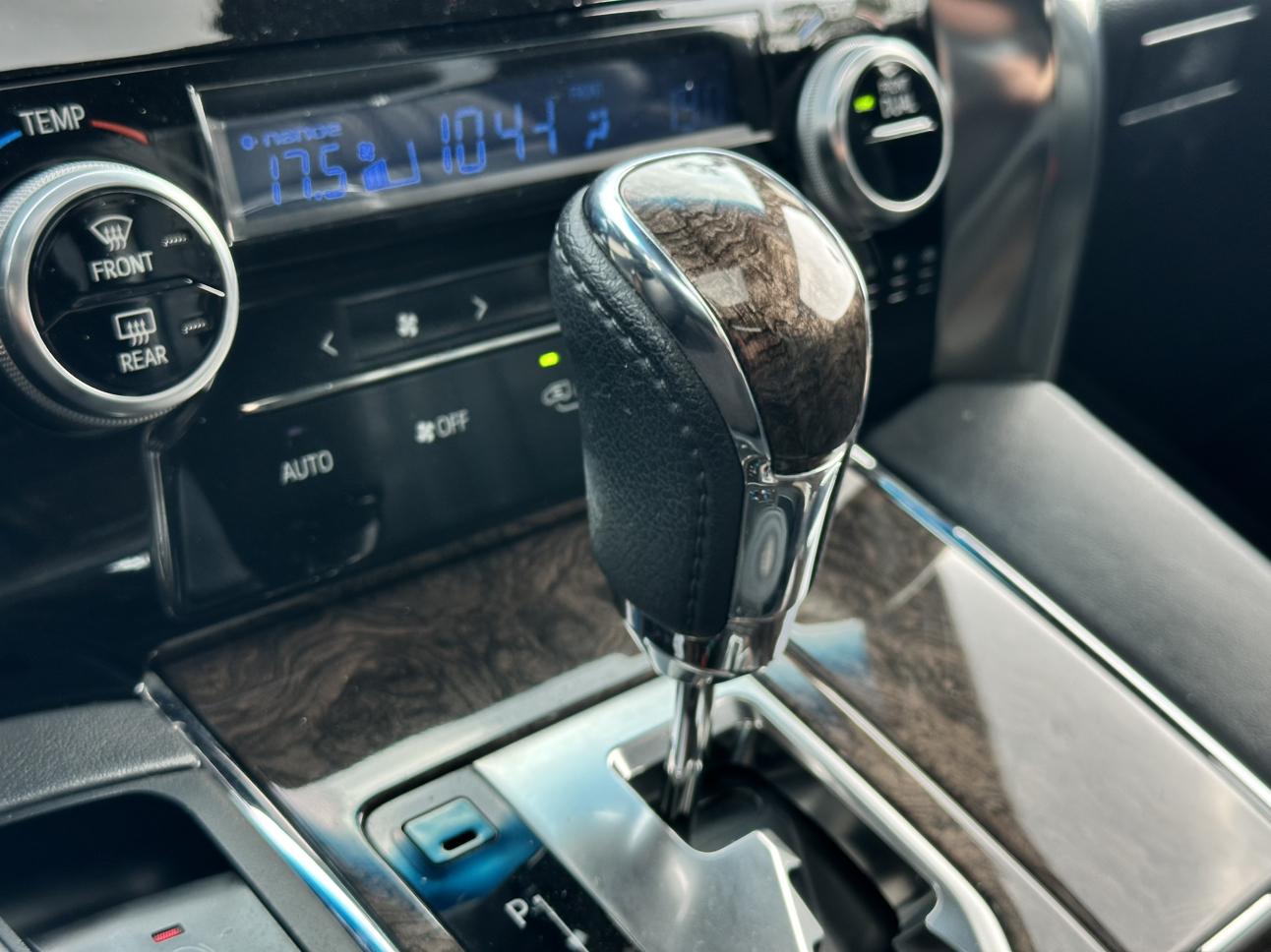 Toyota Alphard 2018 thumb 10