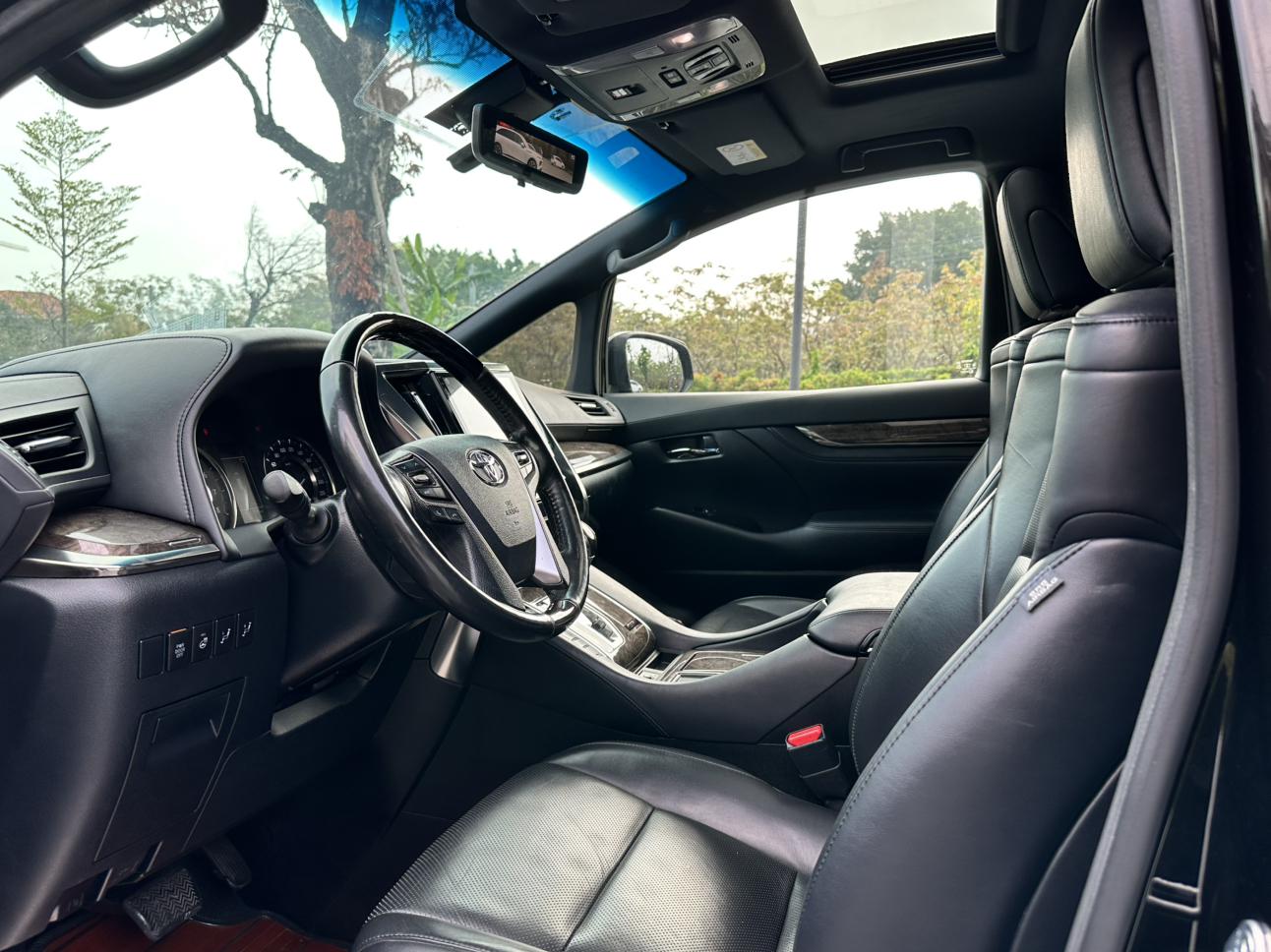 Toyota Alphard 2018 thumb 12