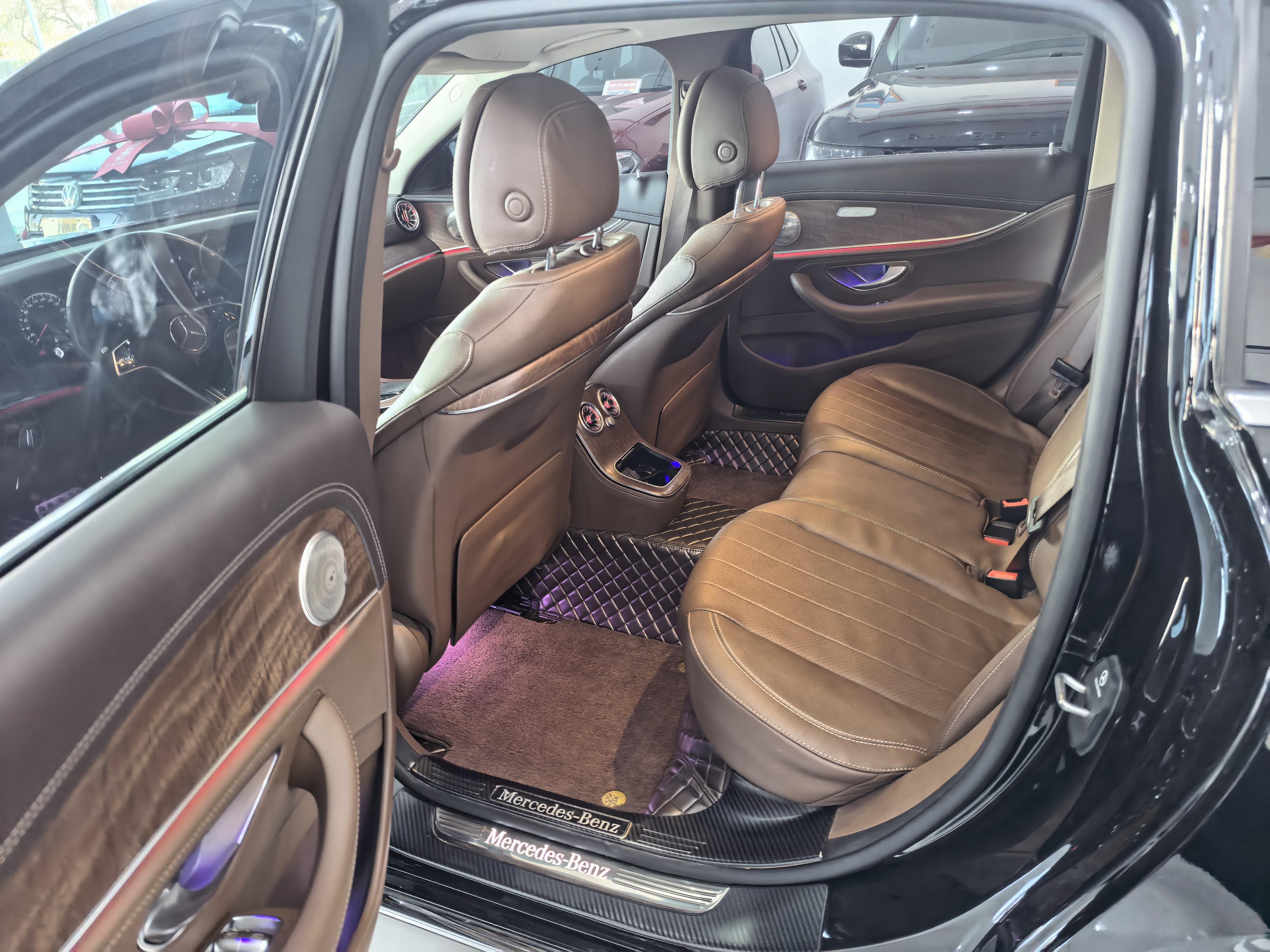 Mercedes-Benz E-Class 2023 thumb 9