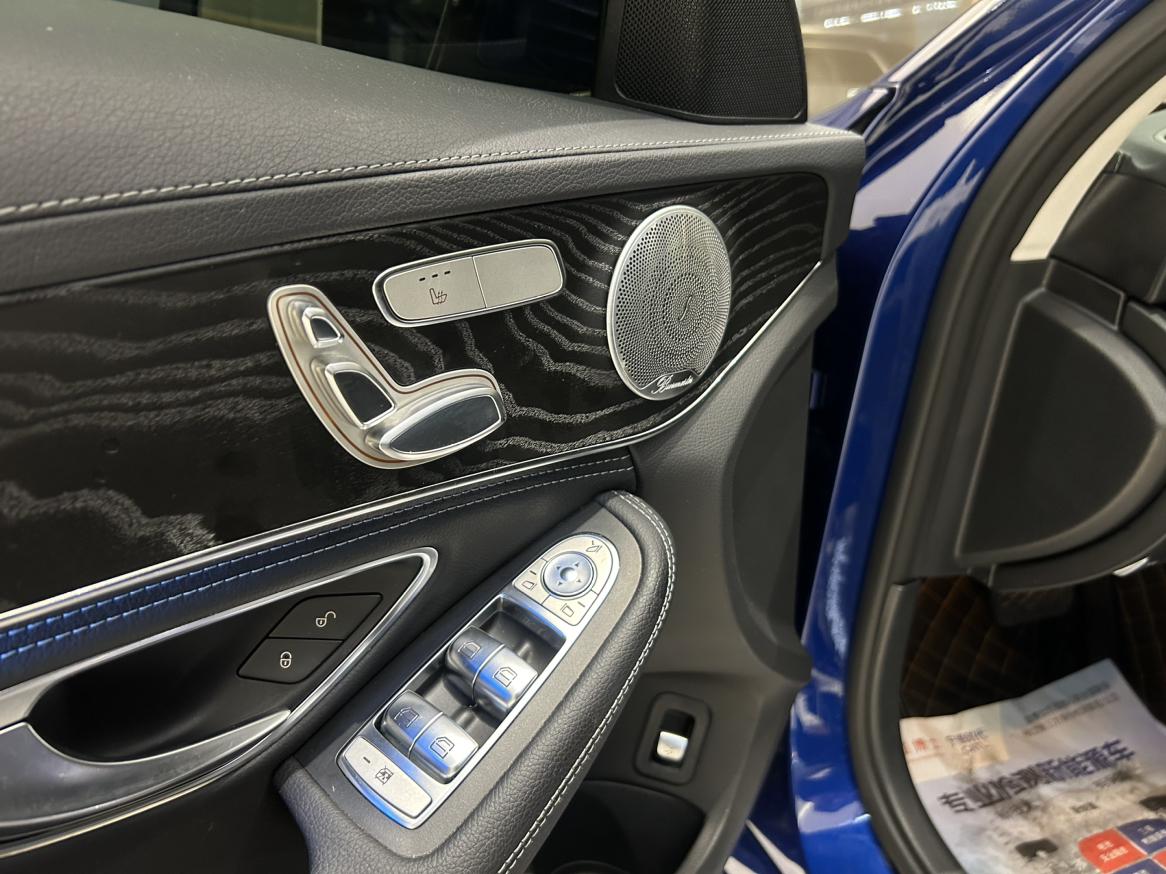 Mercedes-Benz C-Class 2017 thumb 4