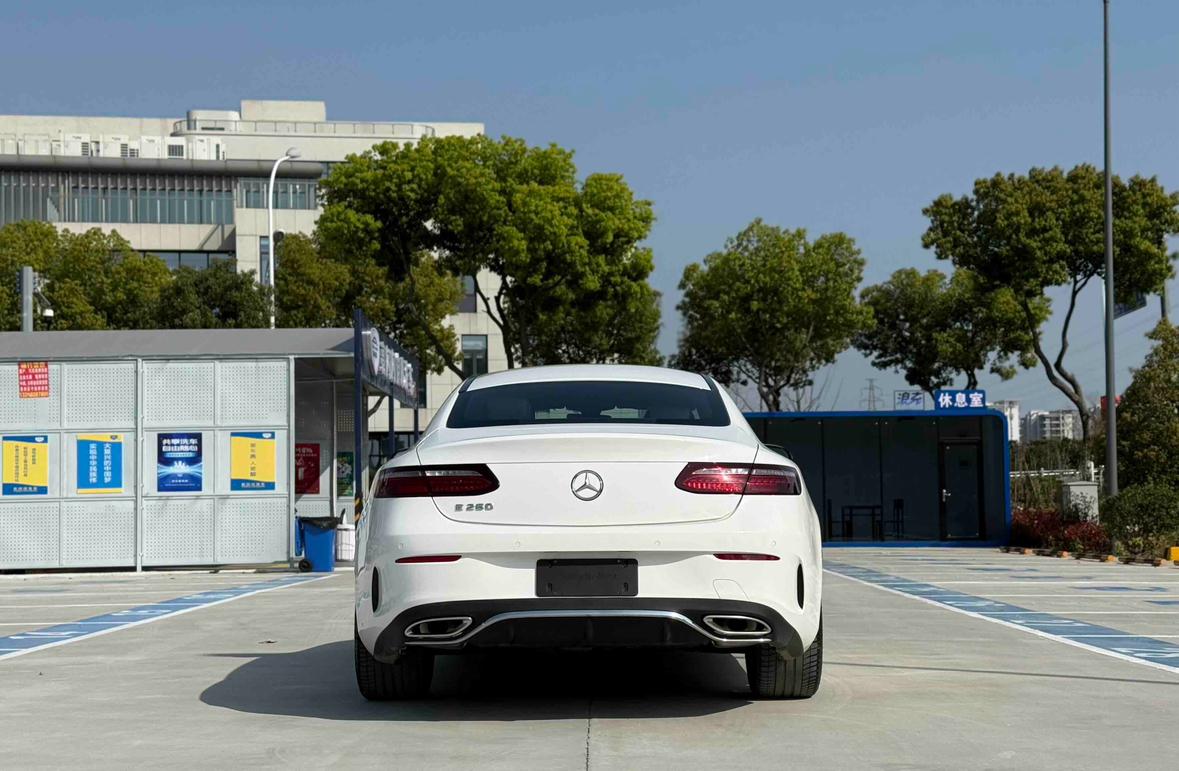 Mercedes-Benz E-Class 2021 thumb 3