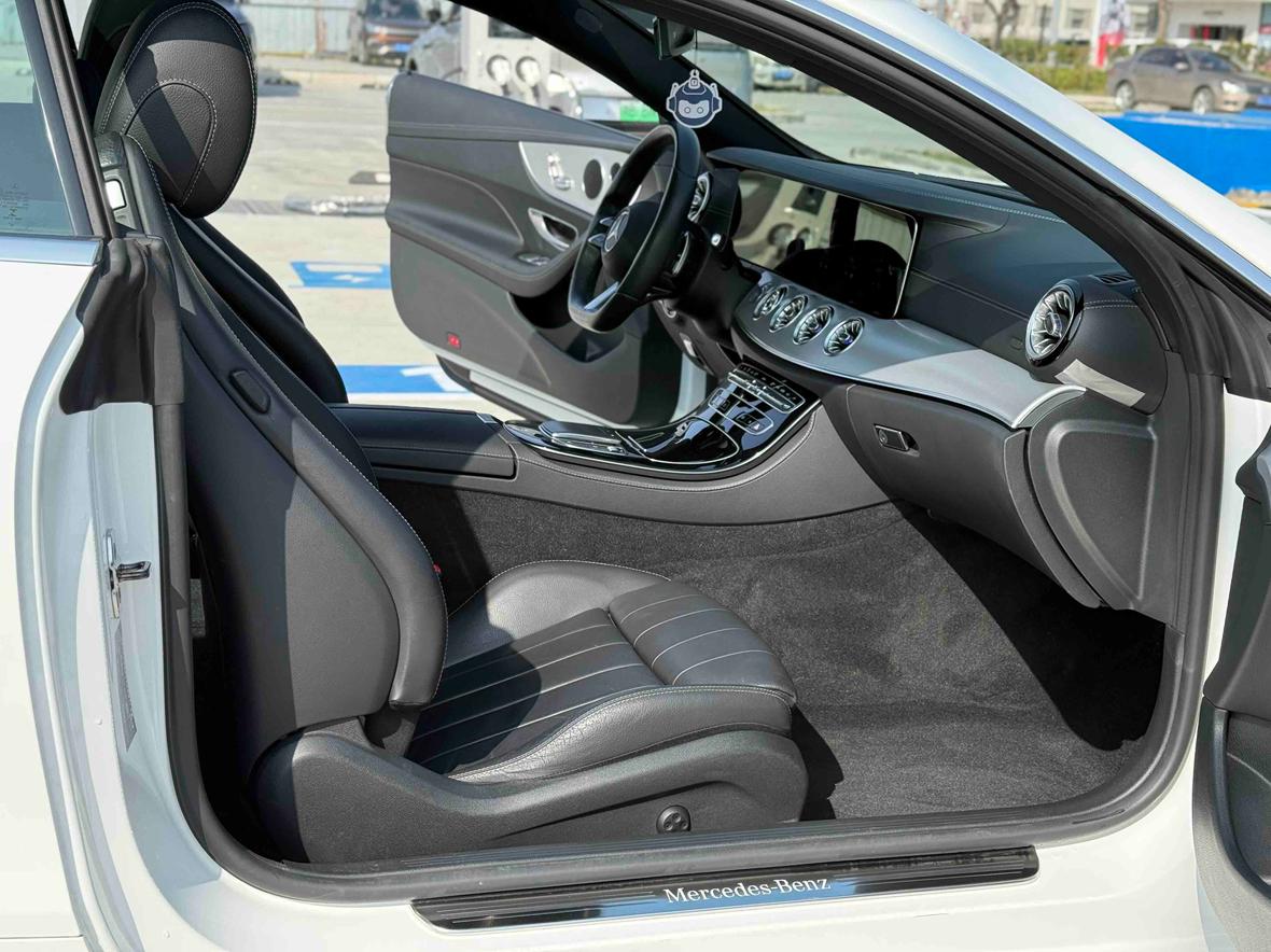 Mercedes-Benz E-Class 2021 thumb 9