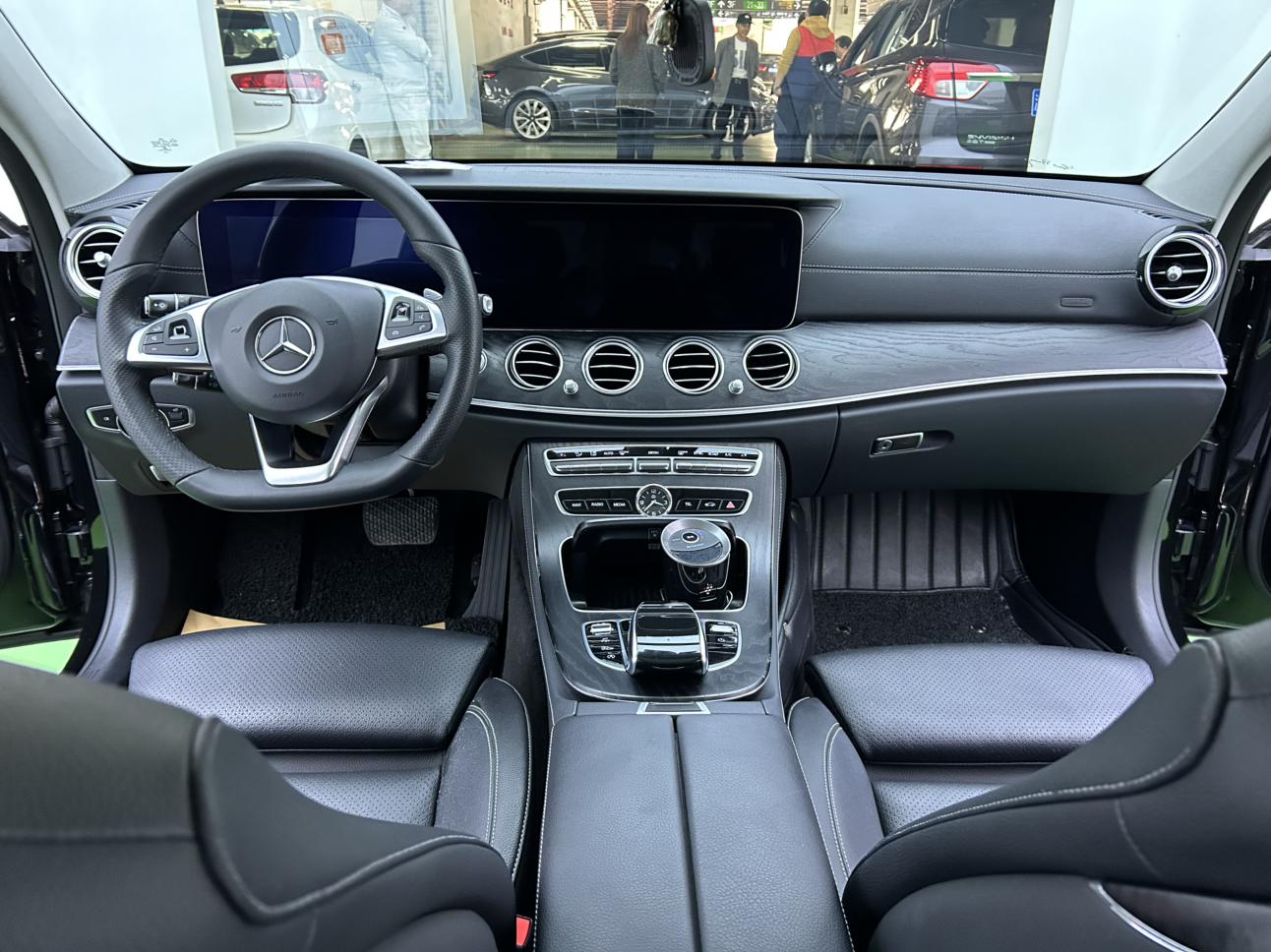 Mercedes-Benz E-Class 2018 thumb 11
